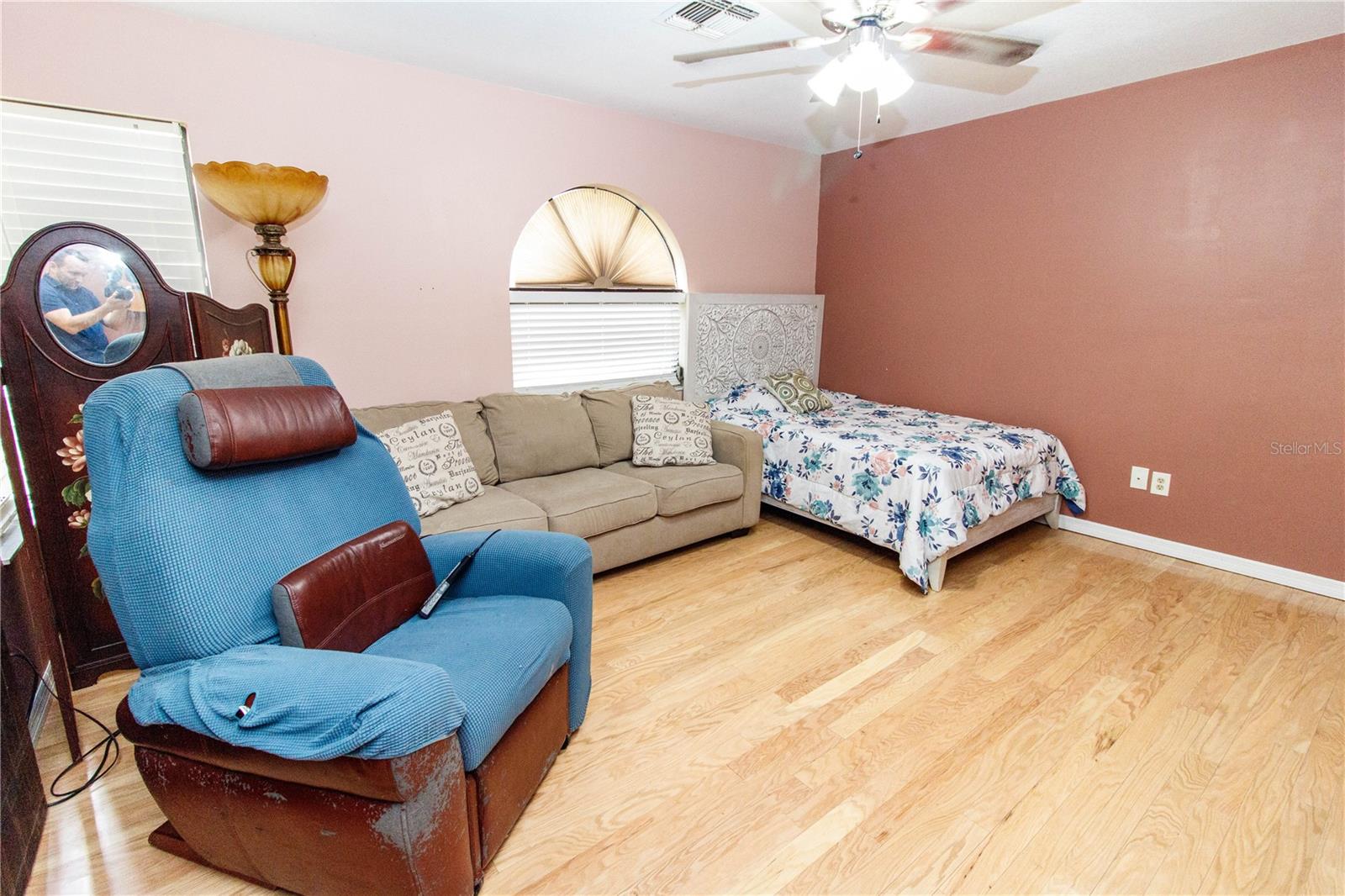 Huge Bonus Room
