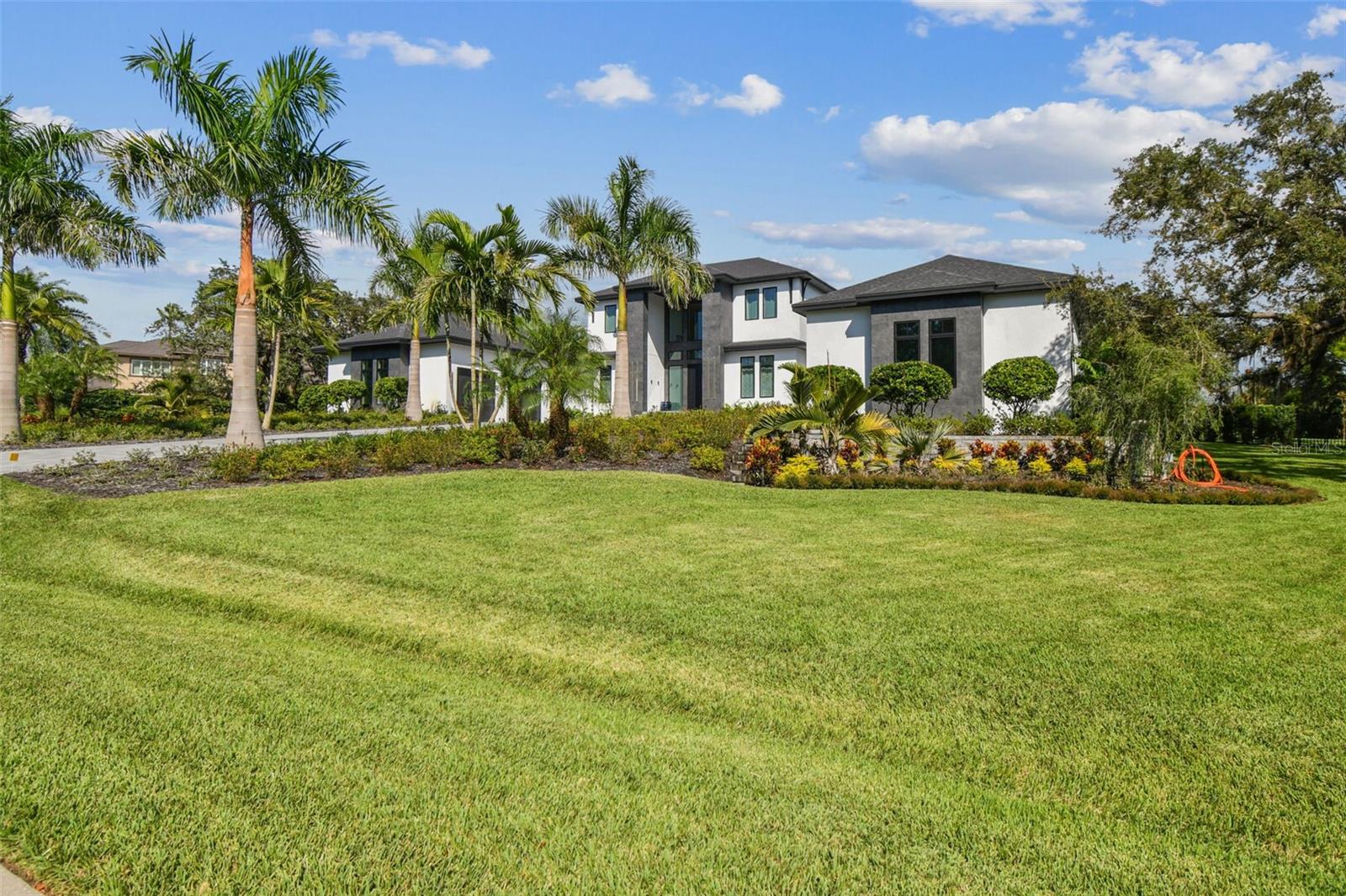 TB8429160 Property Photo