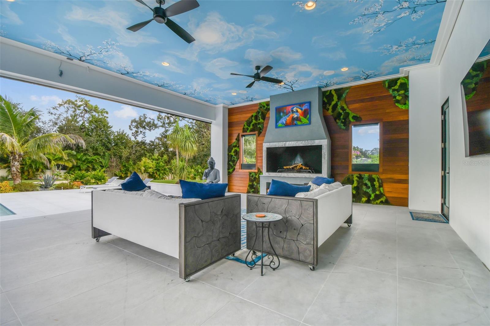 TB8429160 Property Photo