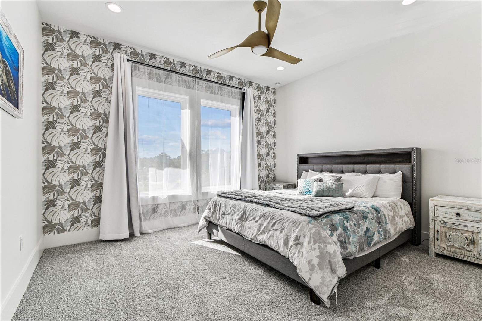 TB8429160 Property Photo