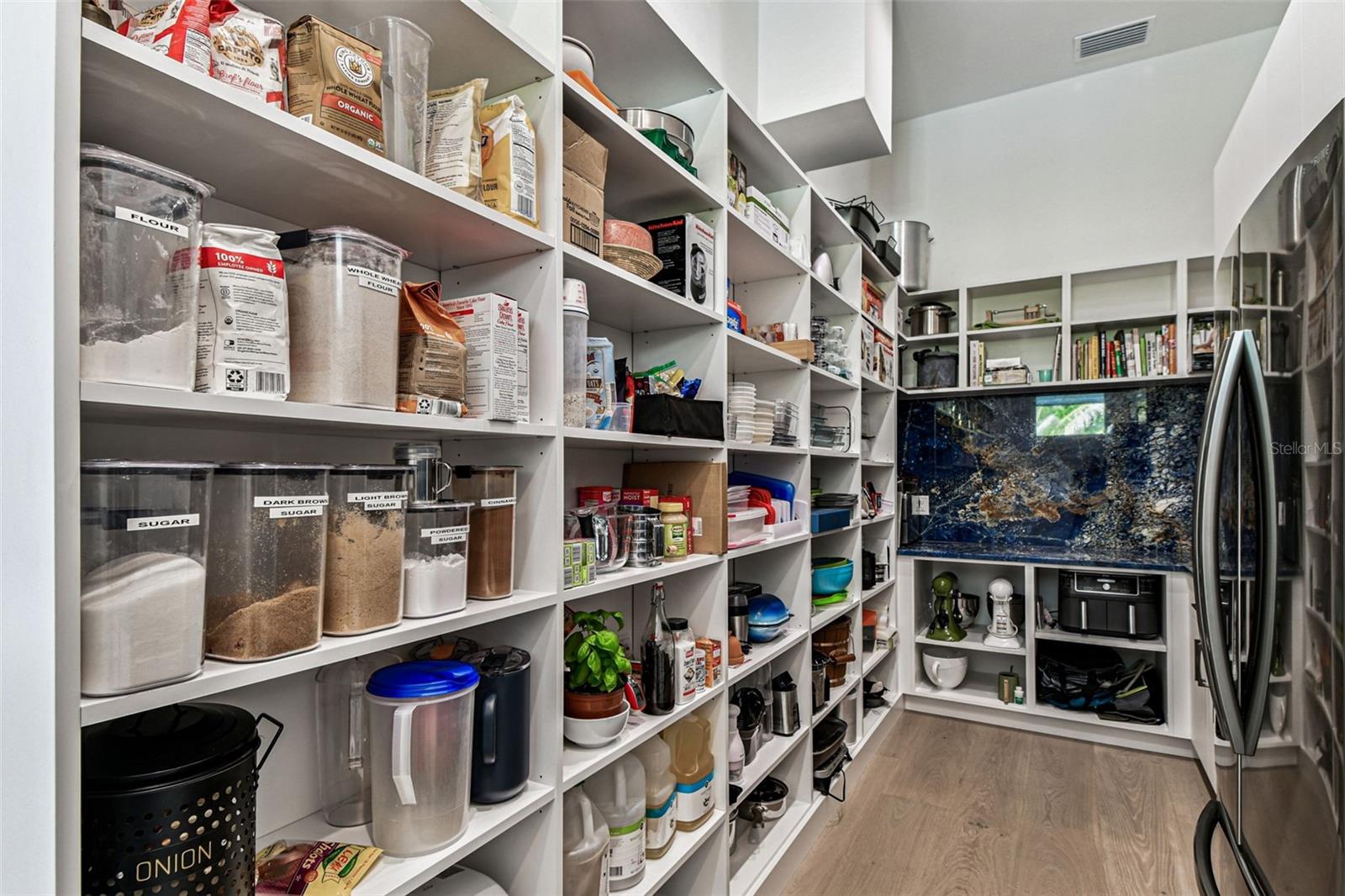 TB8429160 Property Photo