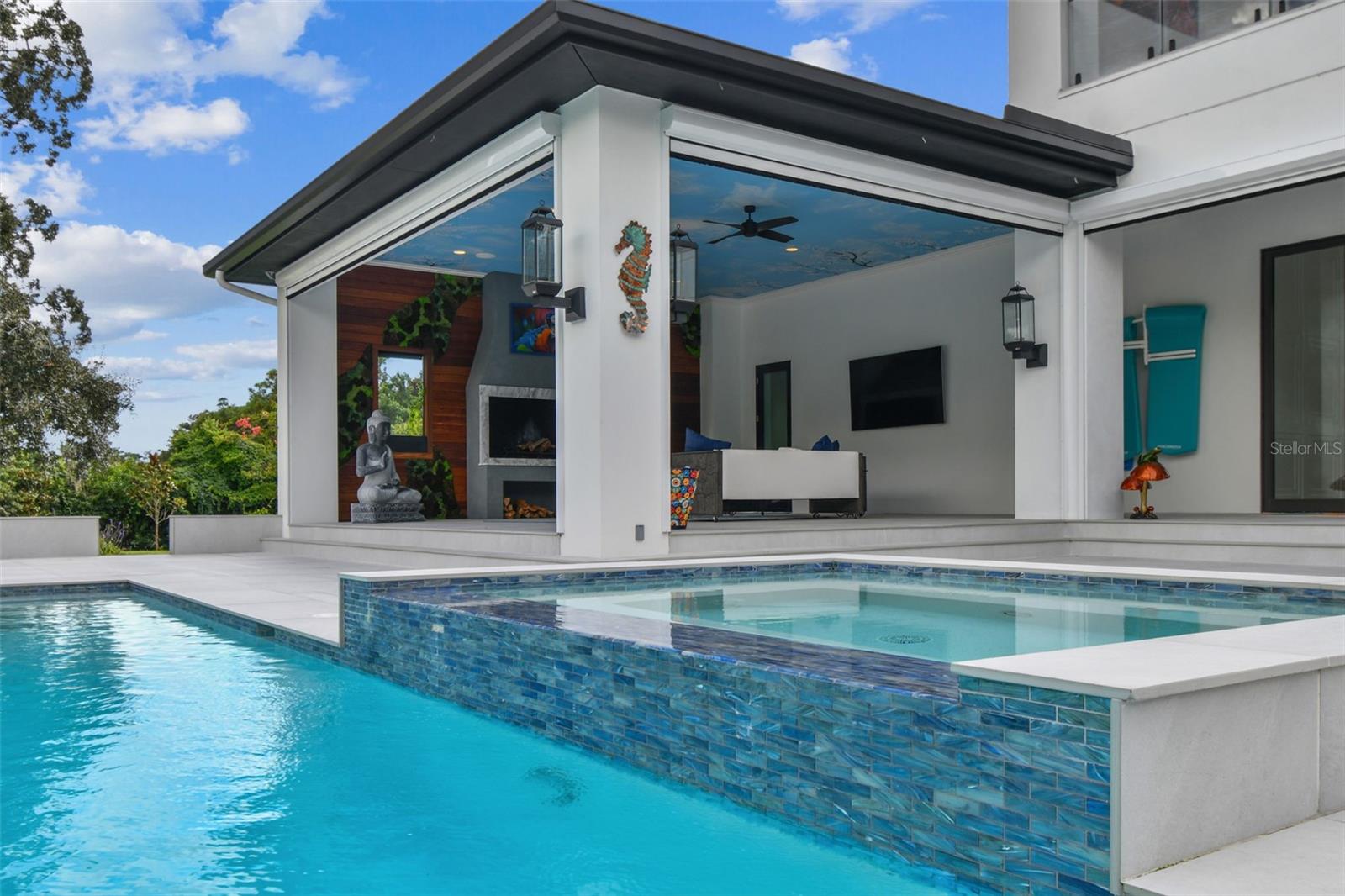 TB8429160 Property Photo