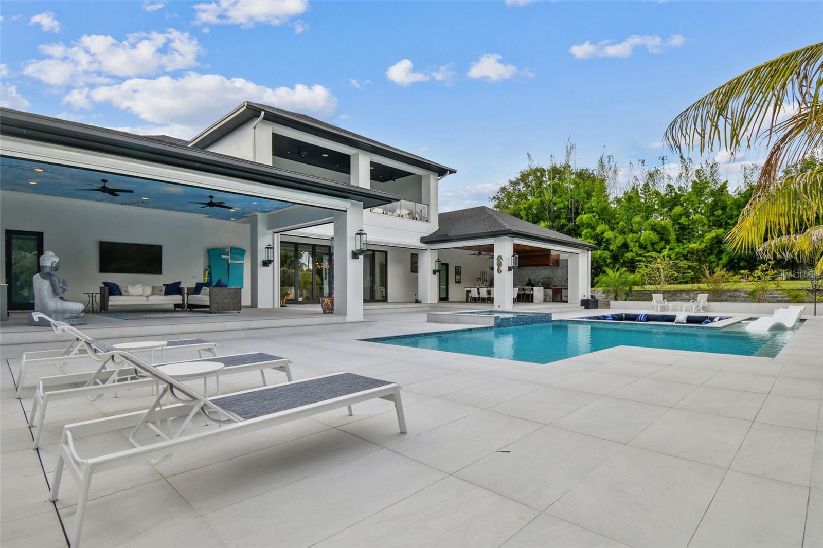 TB8429160 Property Photo