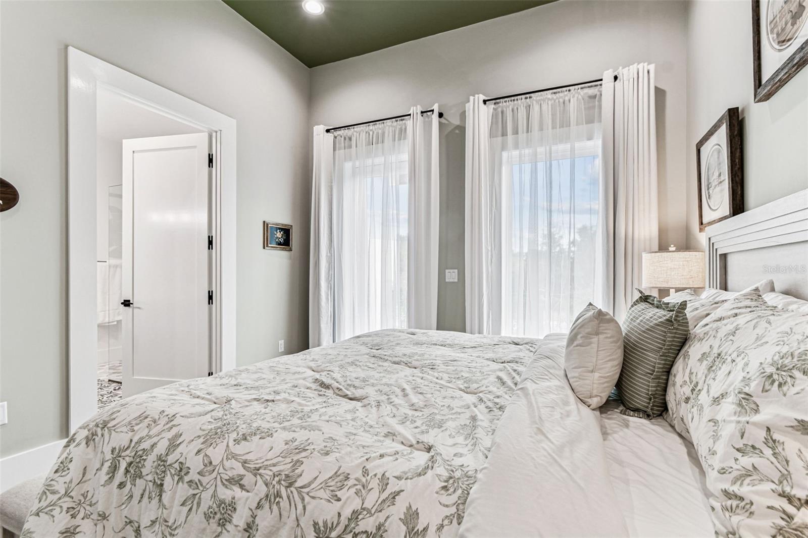 TB8429160 Property Photo