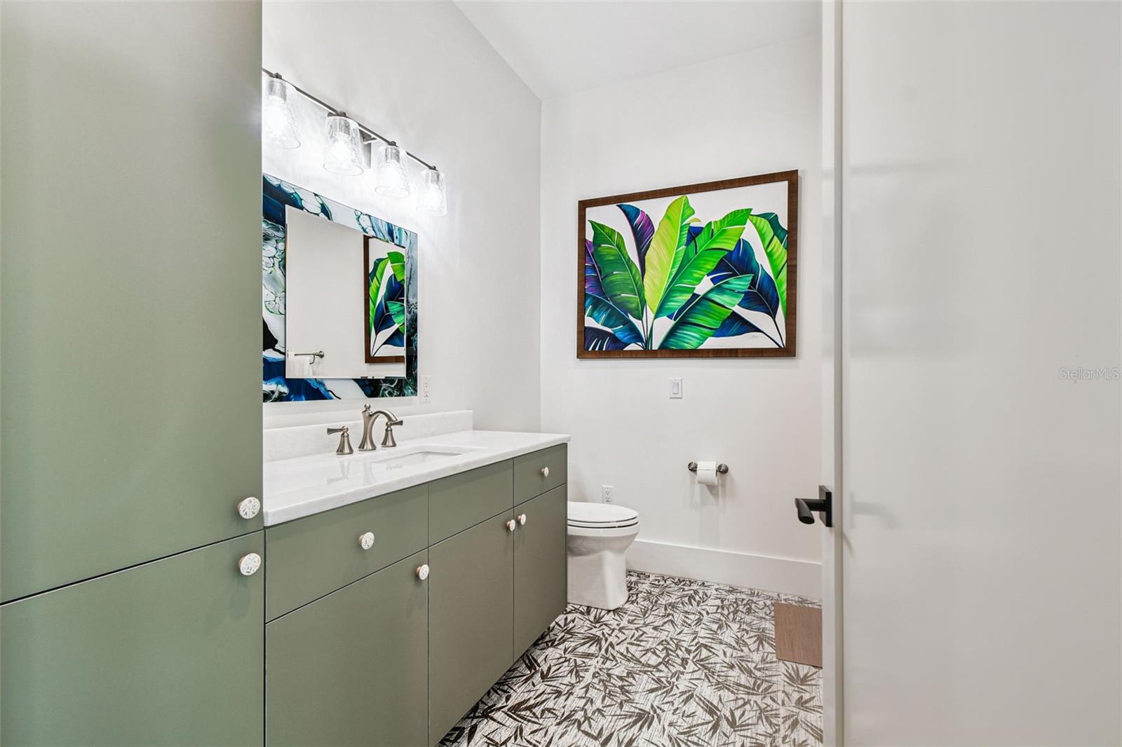 TB8429160 Property Photo