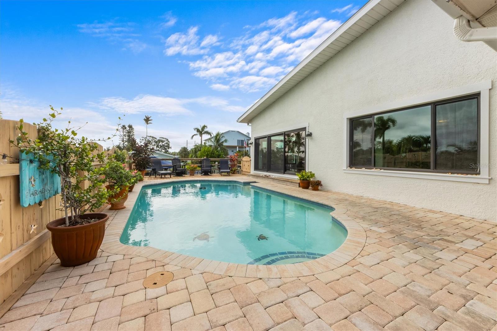 A4665534 Property Photo