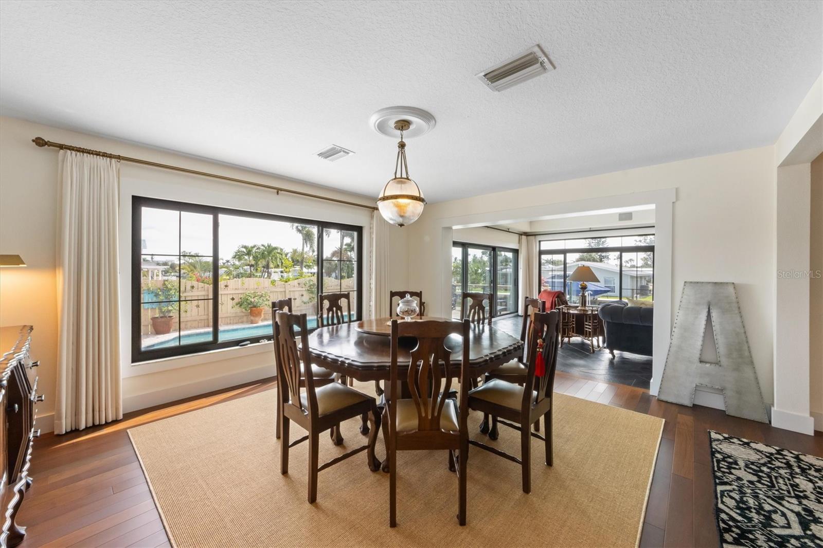 A4665534 Property Photo