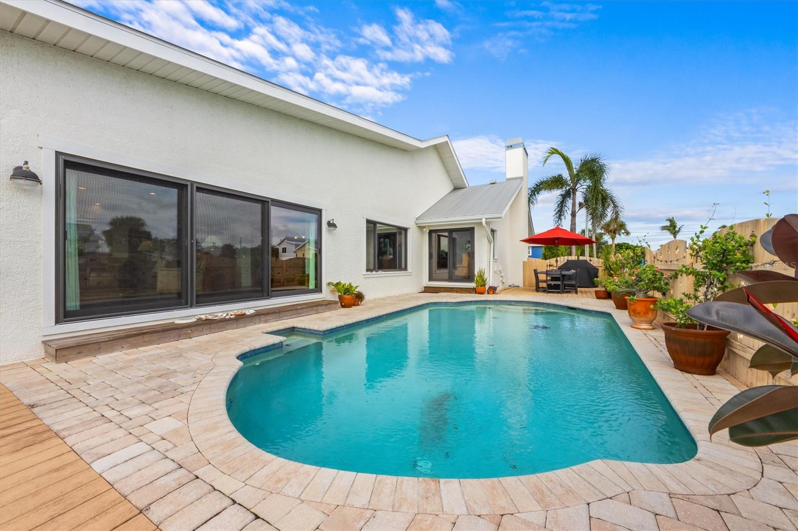 A4665534 Property Photo