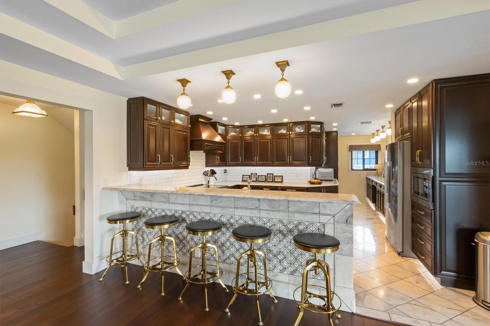 A4665534 Property Photo