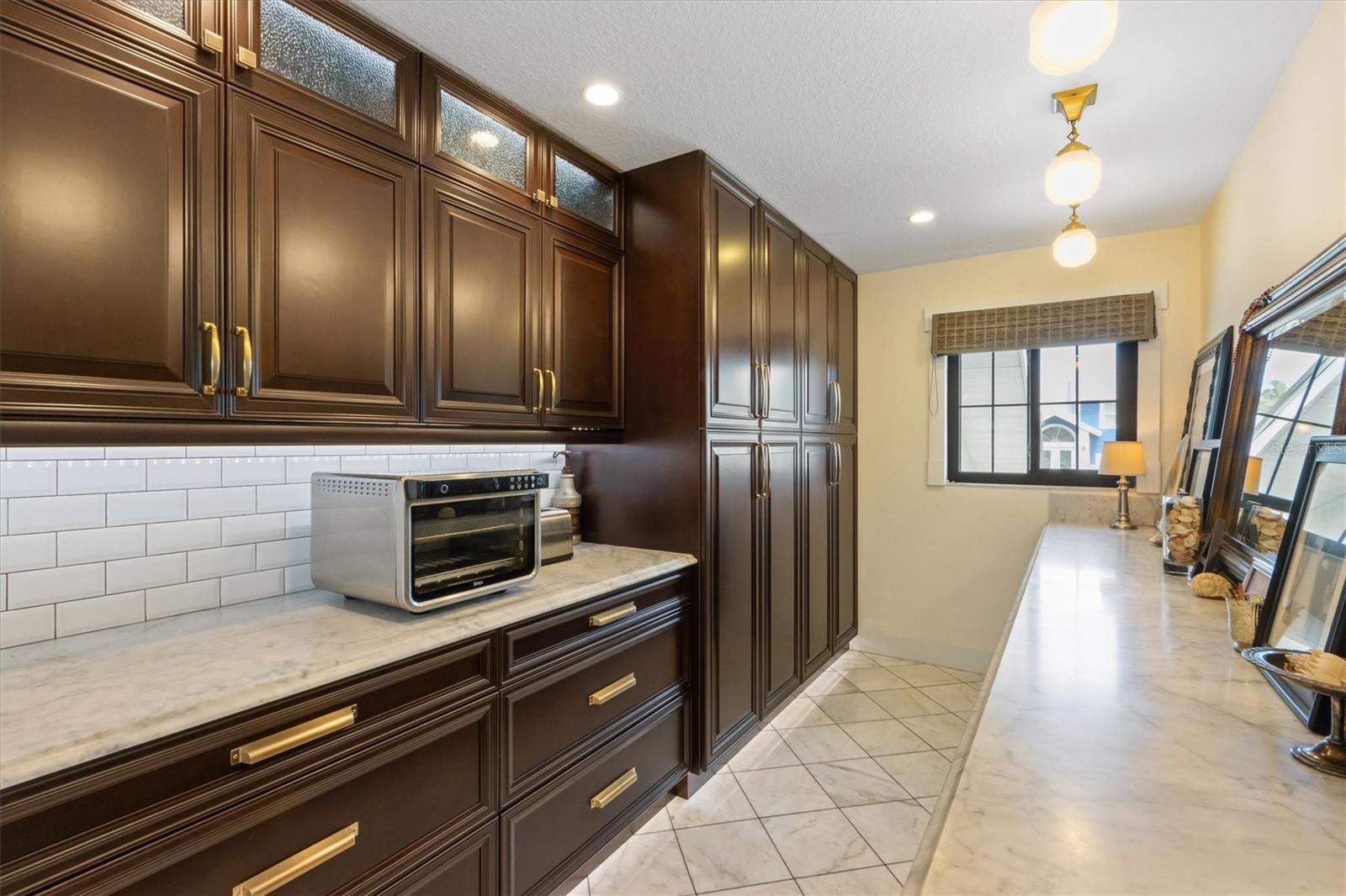 A4665534 Property Photo