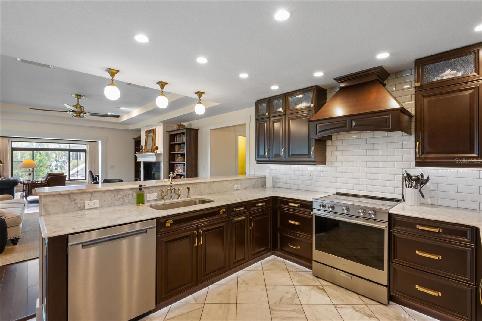 A4665534 Property Photo