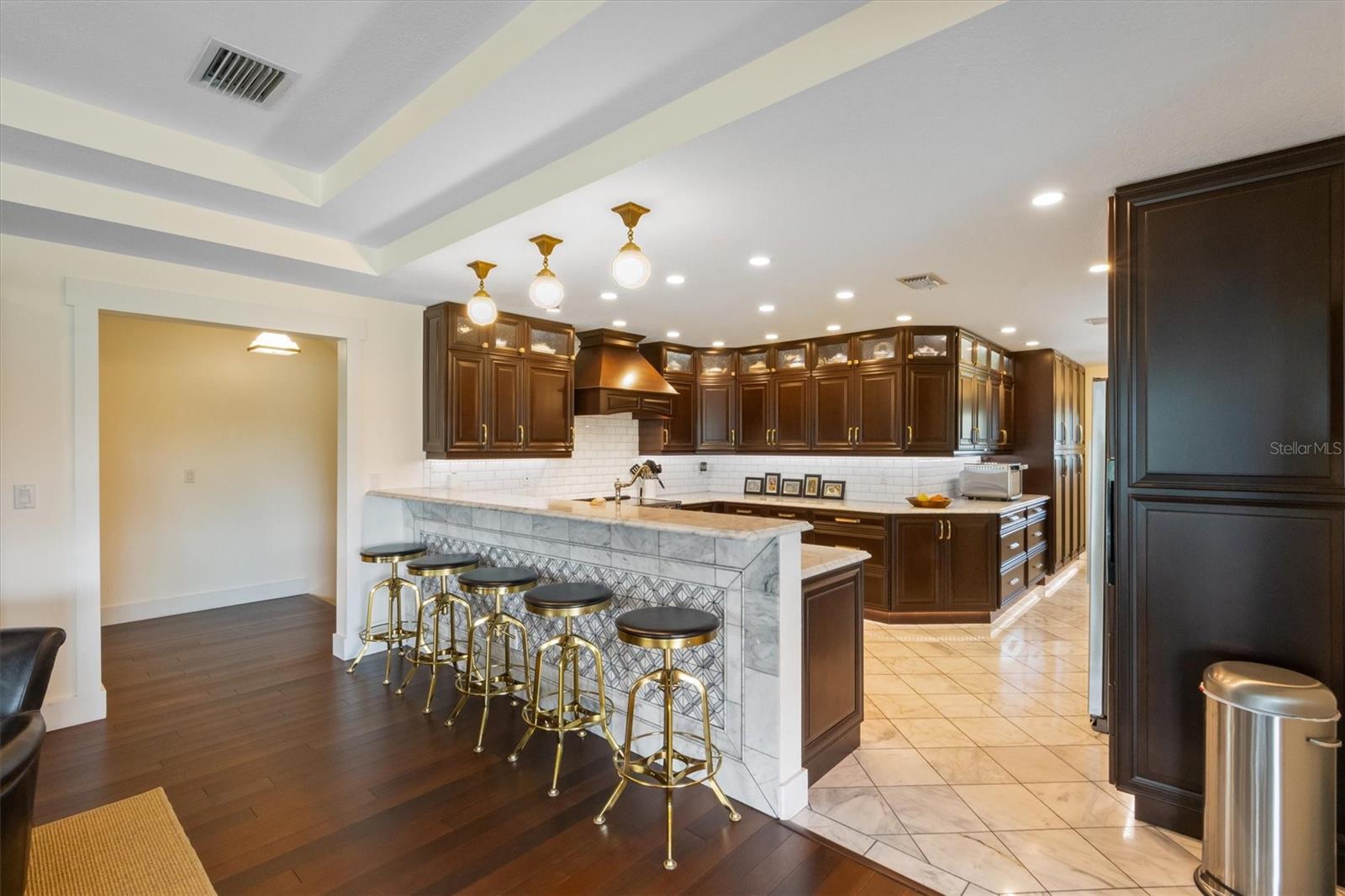 A4665534 Property Photo