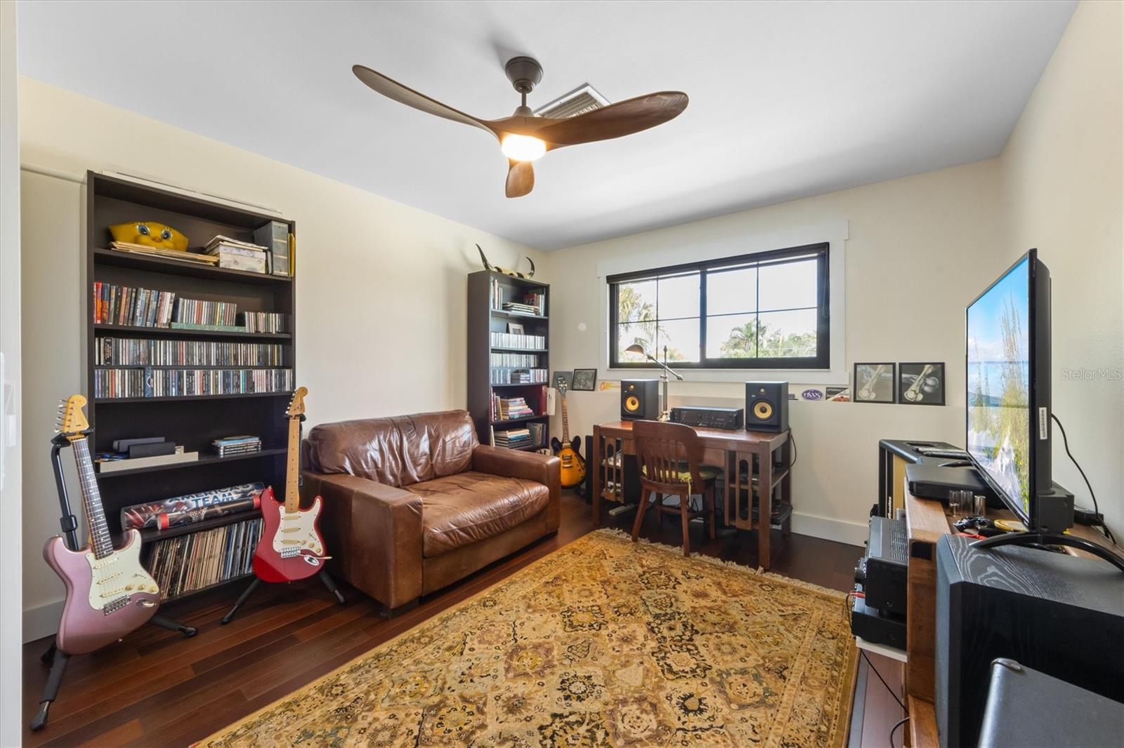 A4665534 Property Photo