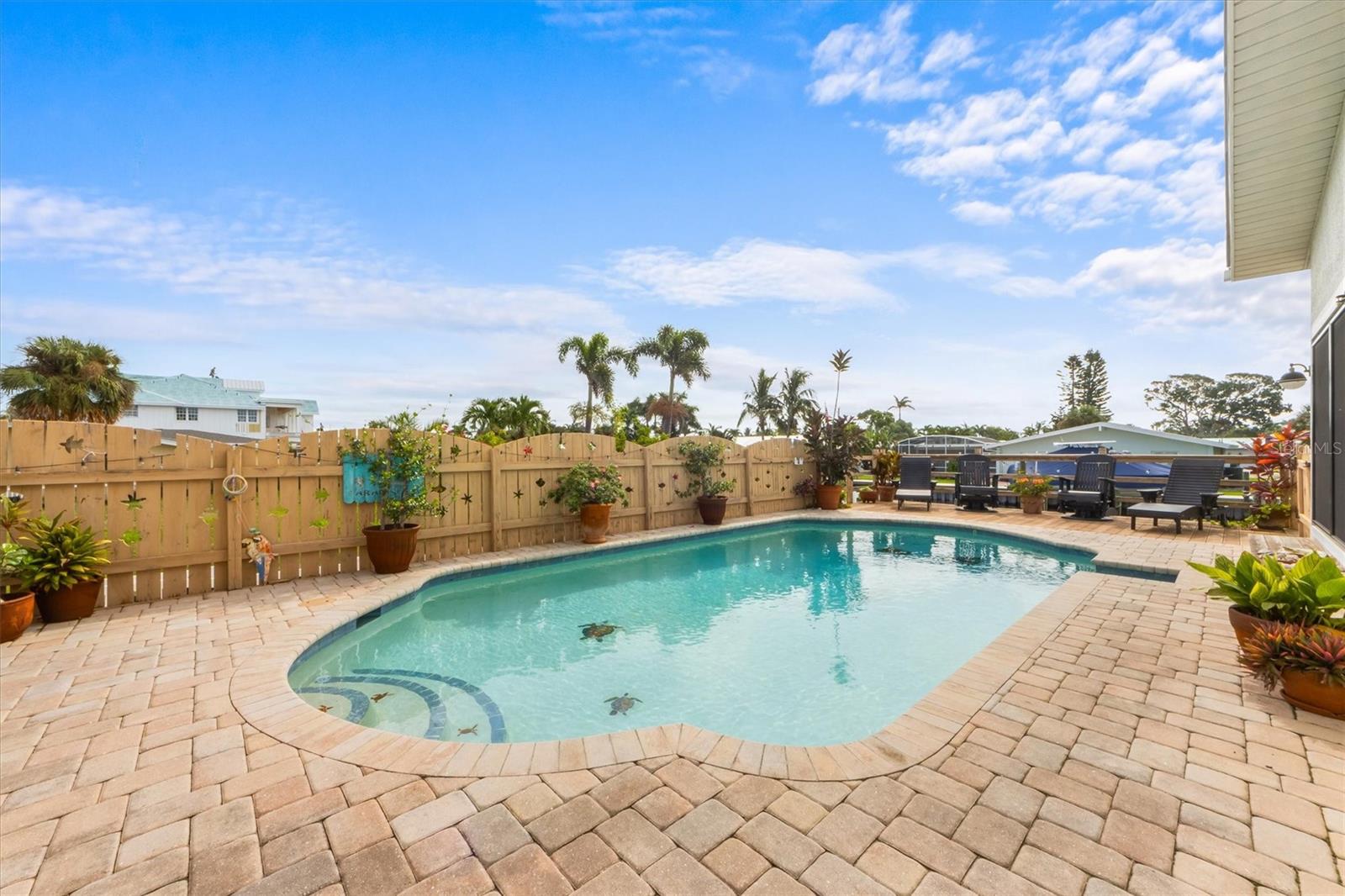 A4665534 Property Photo