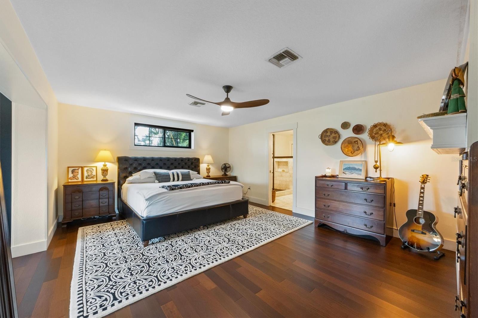 A4665534 Property Photo