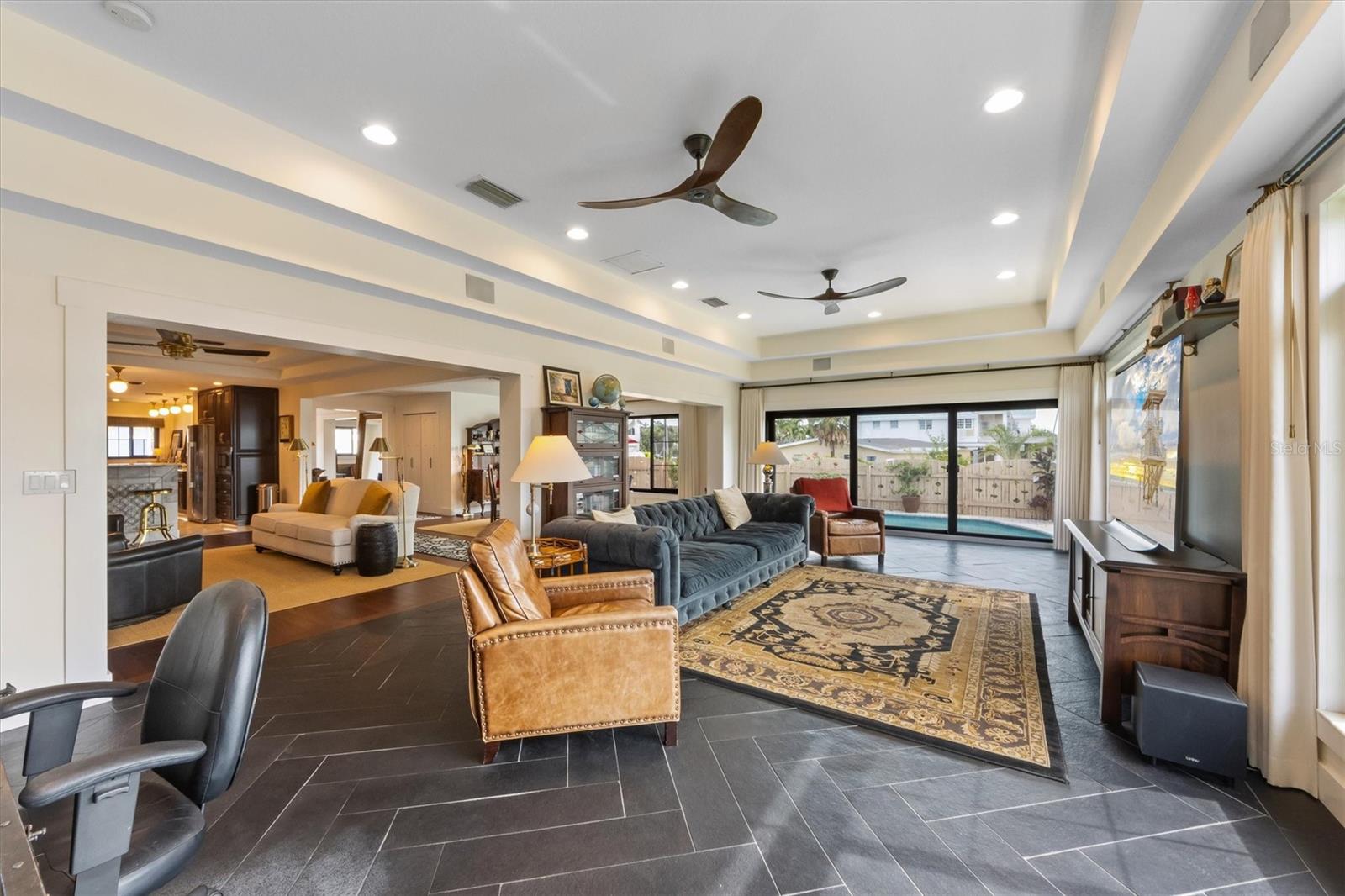 A4665534 Property Photo