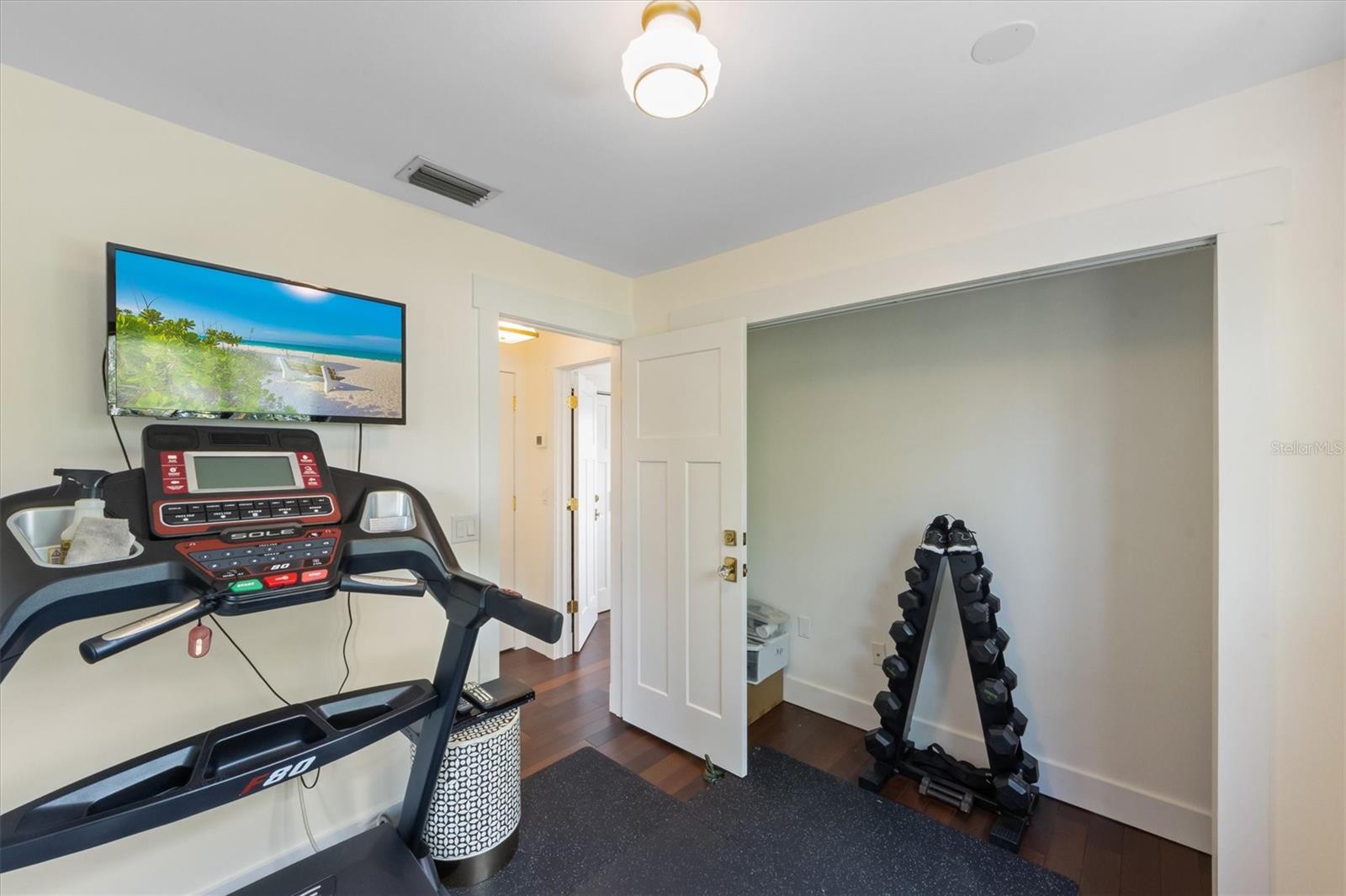 A4665534 Property Photo