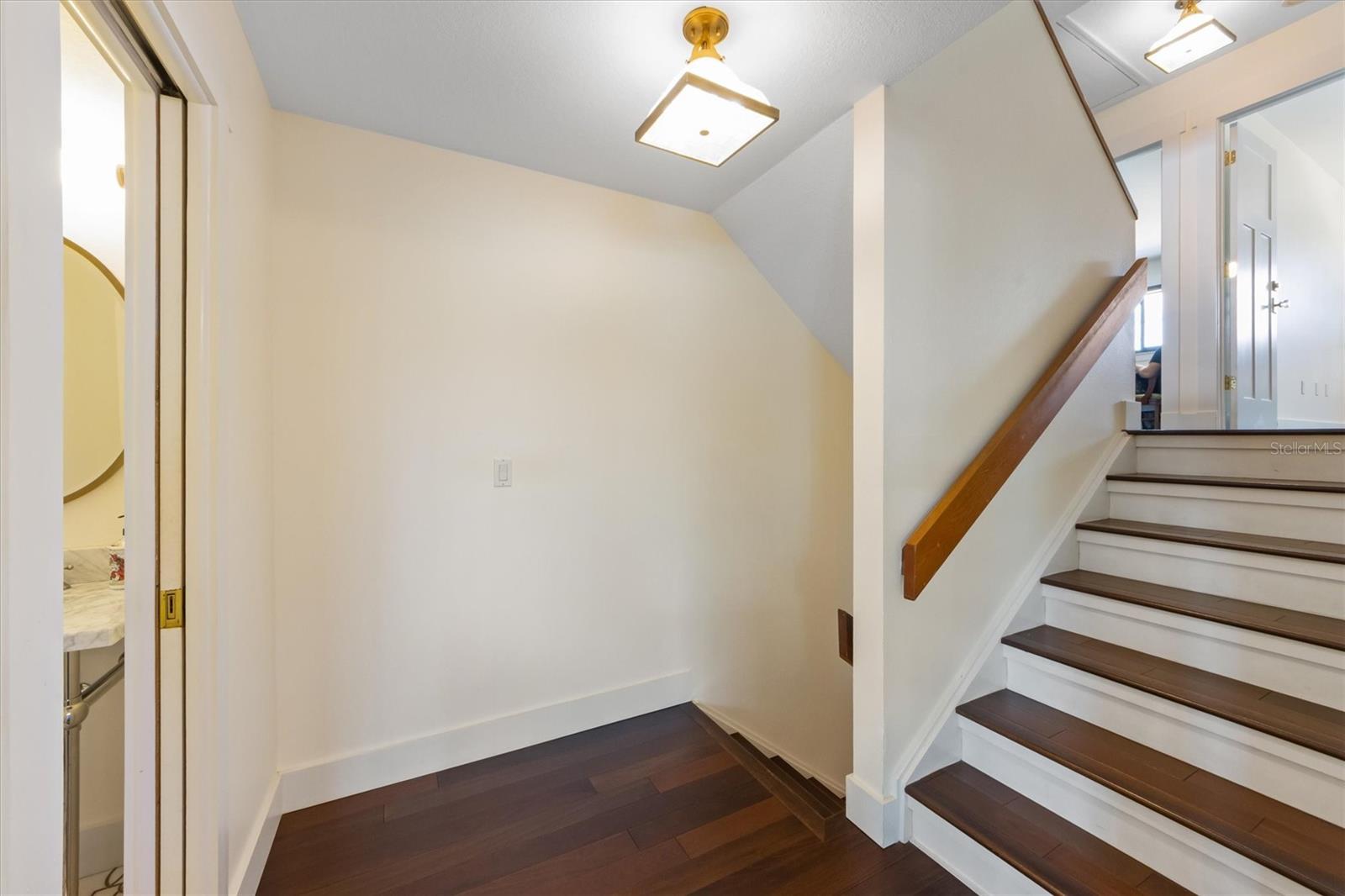 A4665534 Property Photo