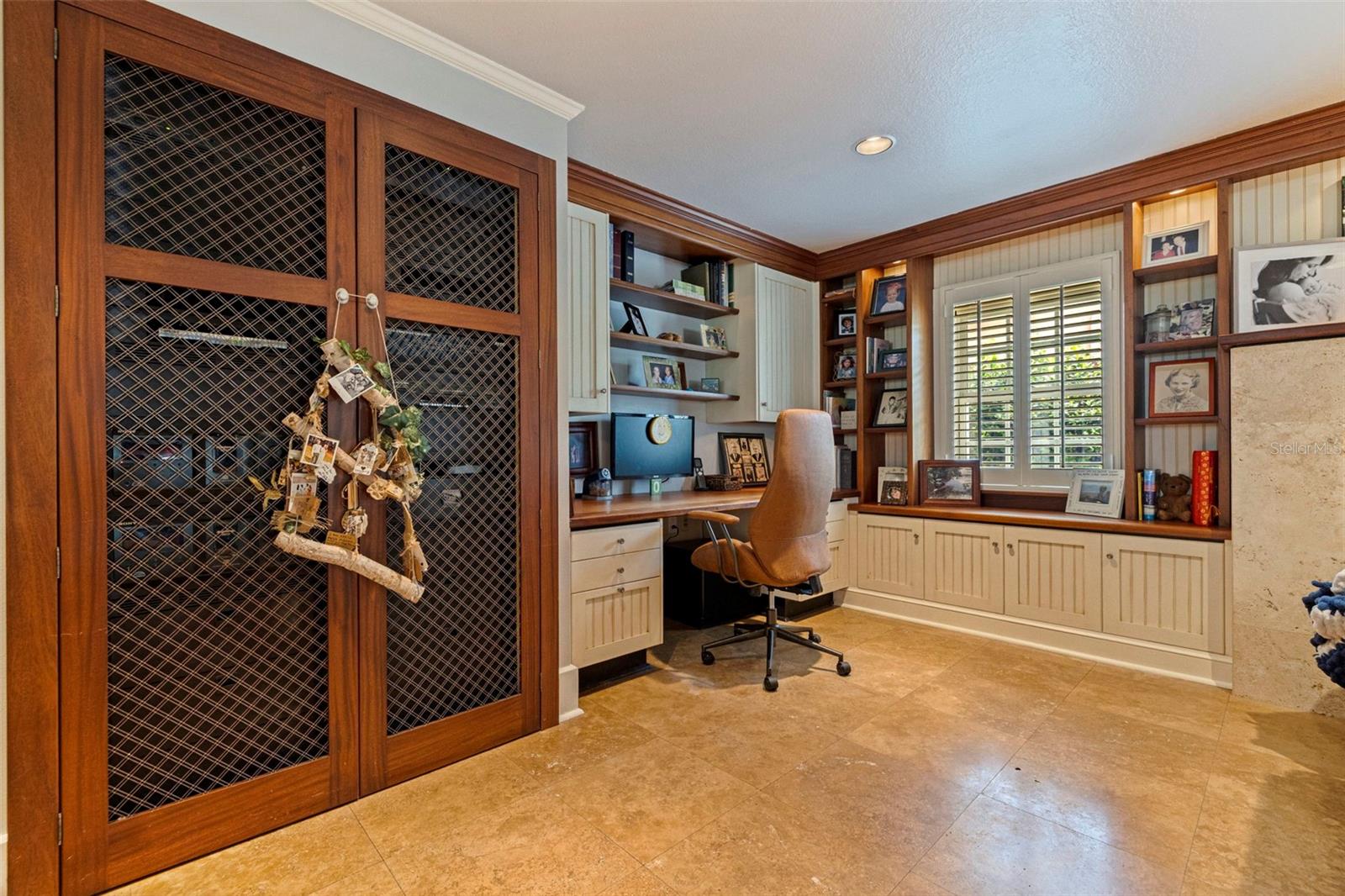 Built-in Desk and shelving