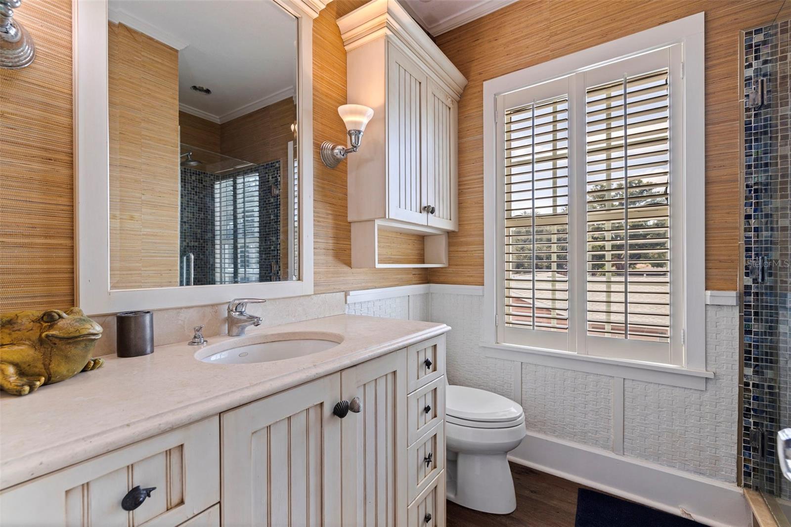 Hallway Full Bathroom