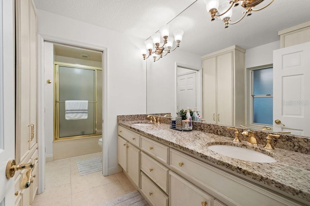 O6345711 Property Photo