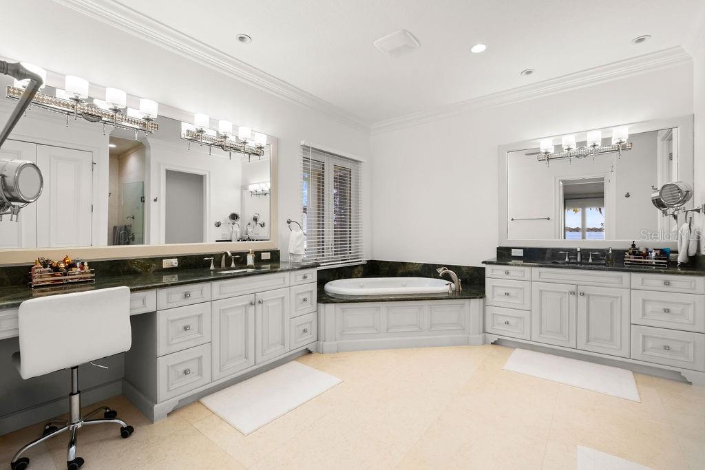 O6345711 Property Photo