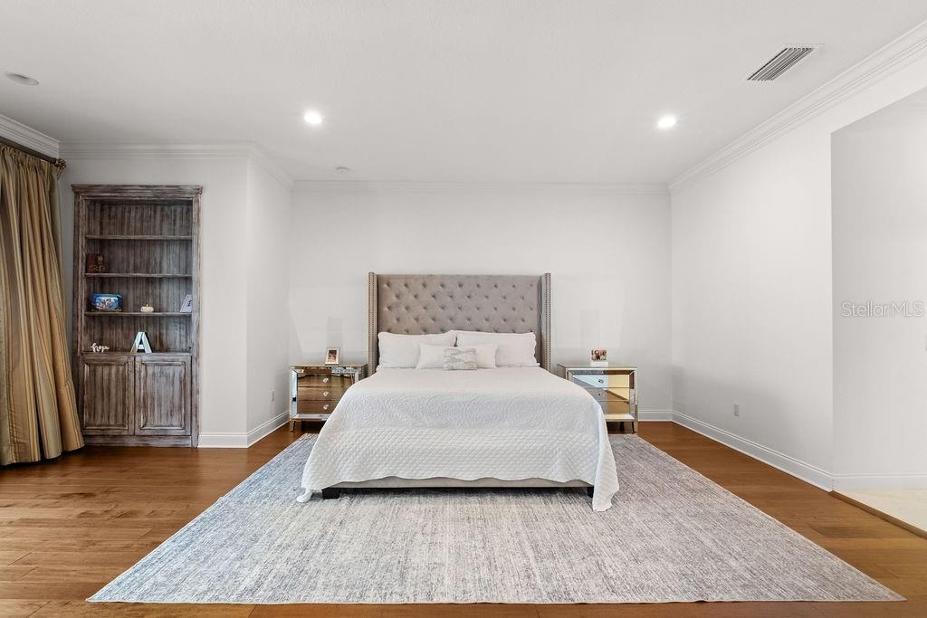 O6345711 Property Photo