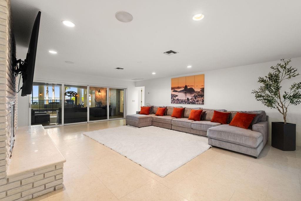 O6345711 Property Photo