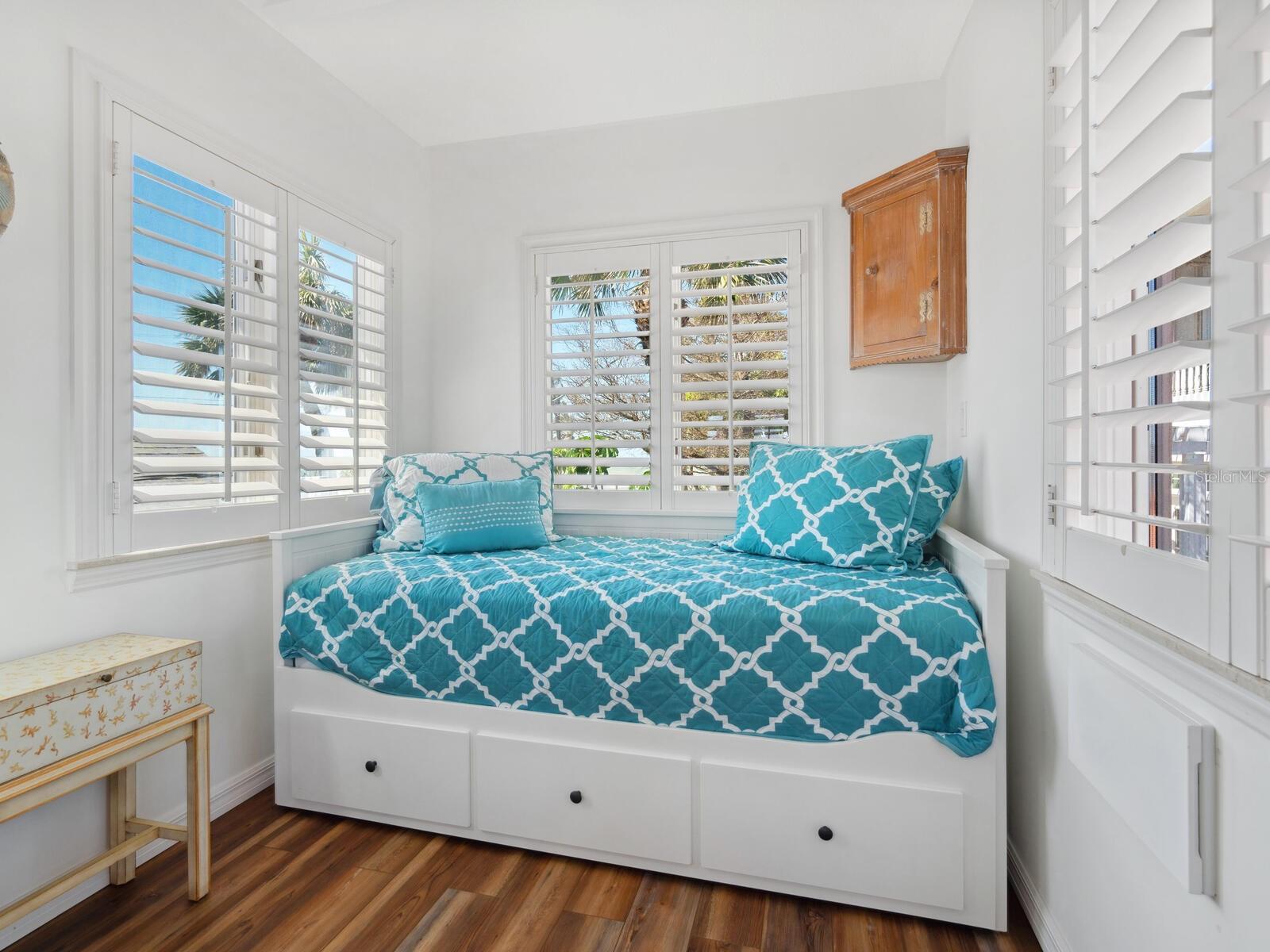 N6140592 Property Photo