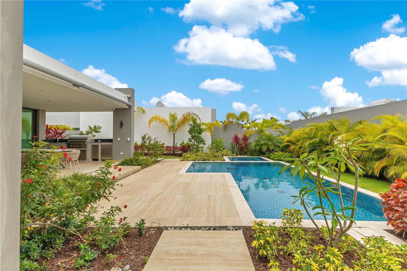 PR9116170 Property Photo