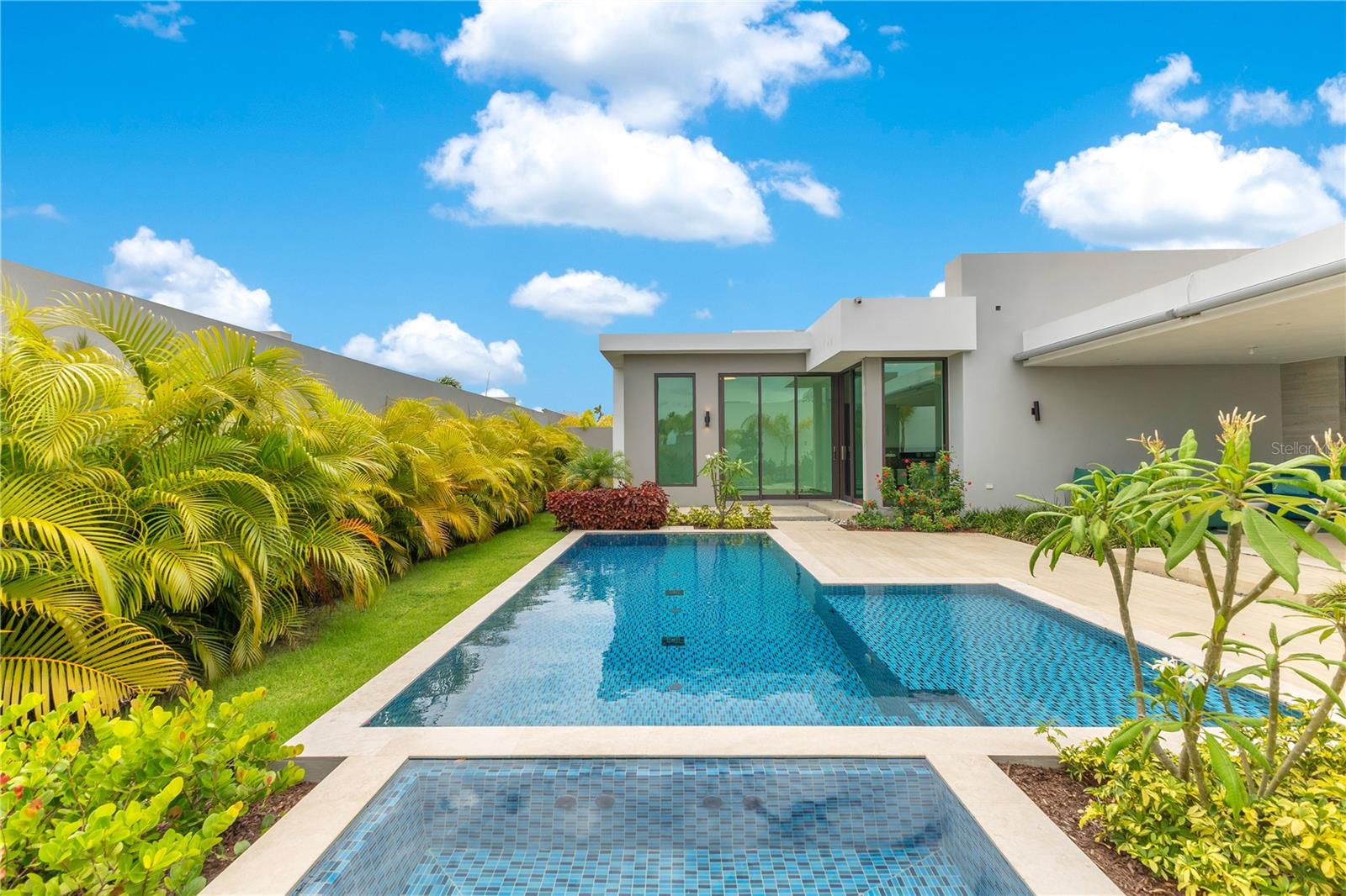 PR9116170 Property Photo