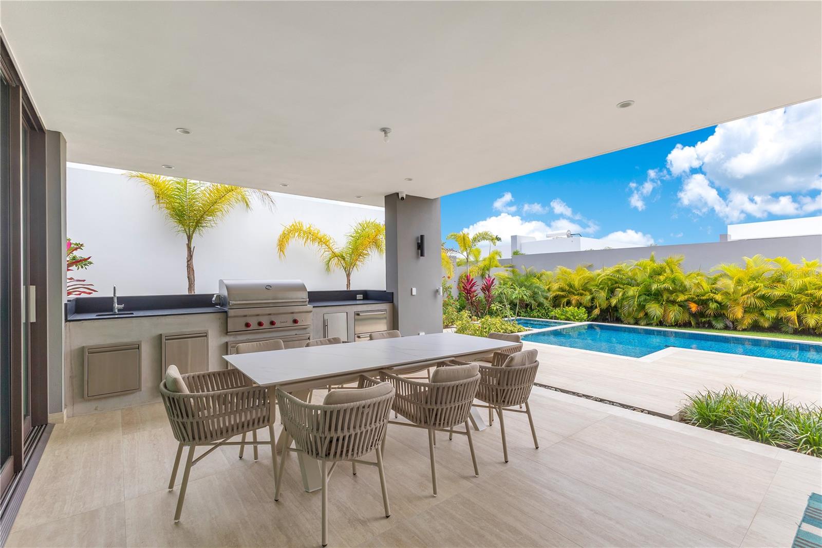 PR9116170 Property Photo