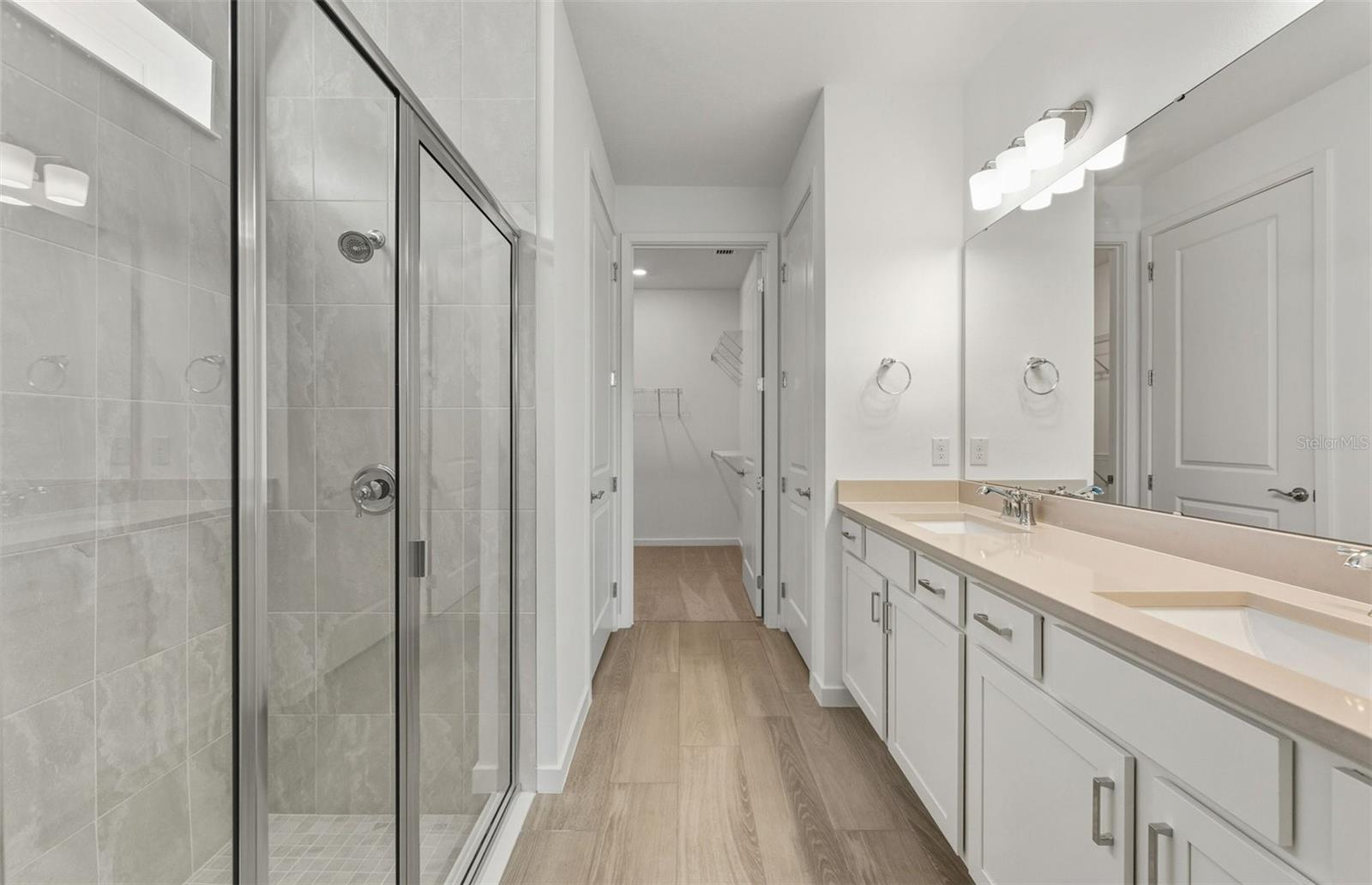 Owner's Bath w/Dual Sinks