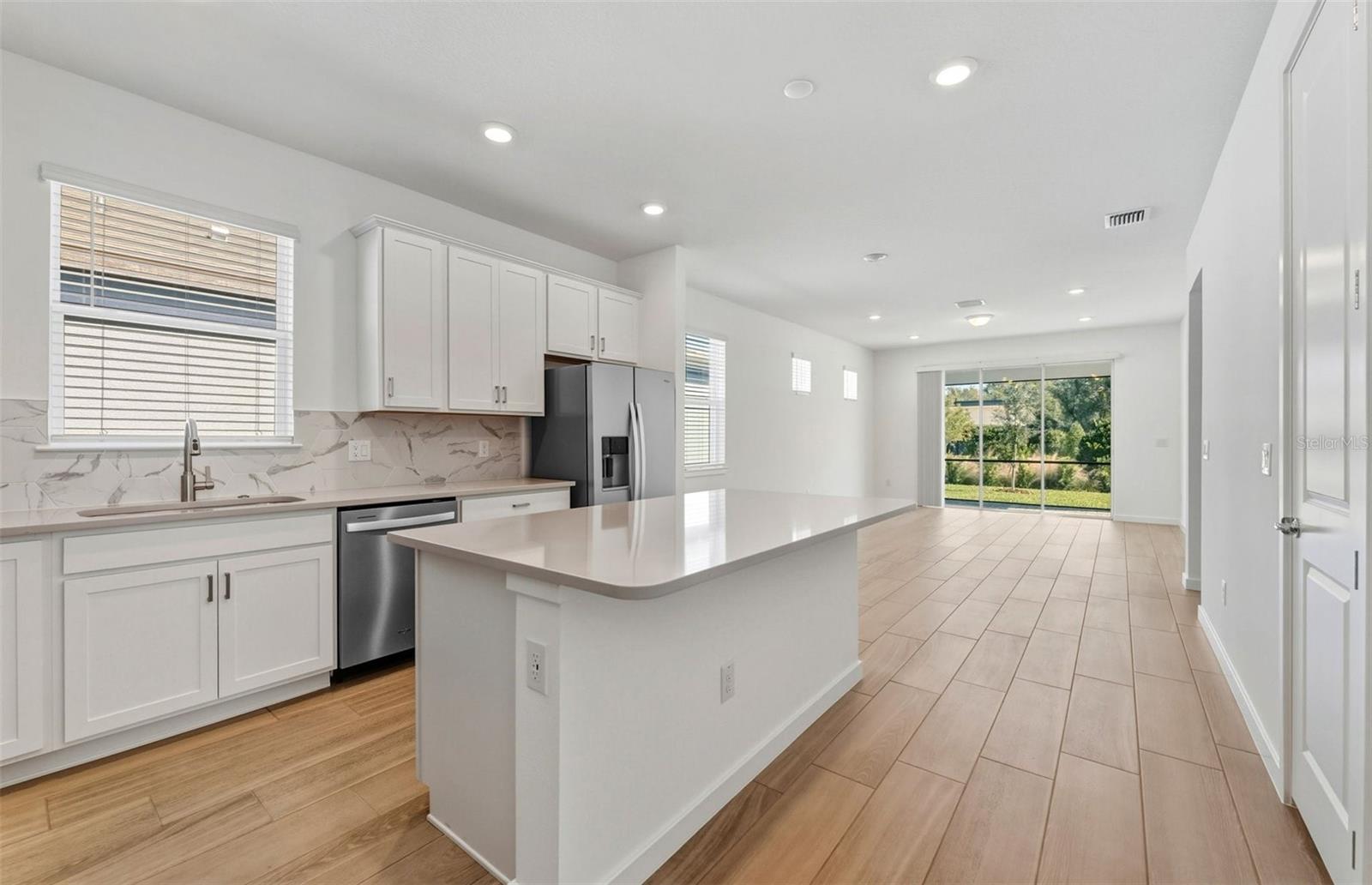 Open Kitchen to Cafe