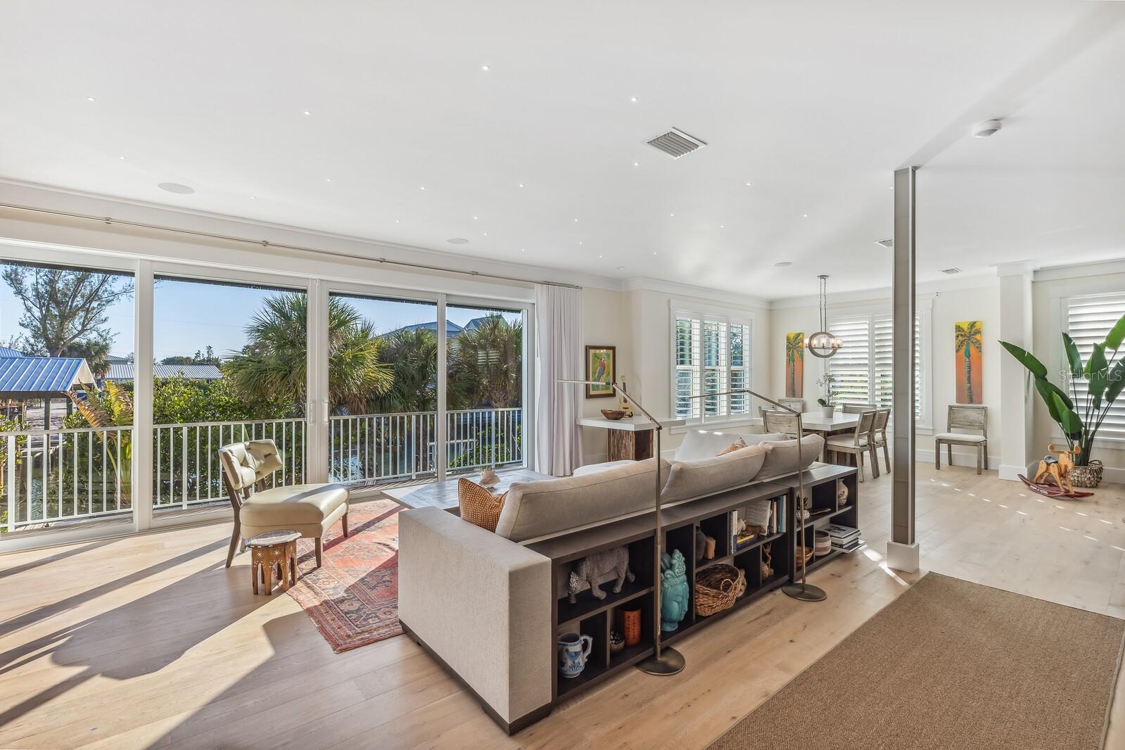 D6143872 Property Photo