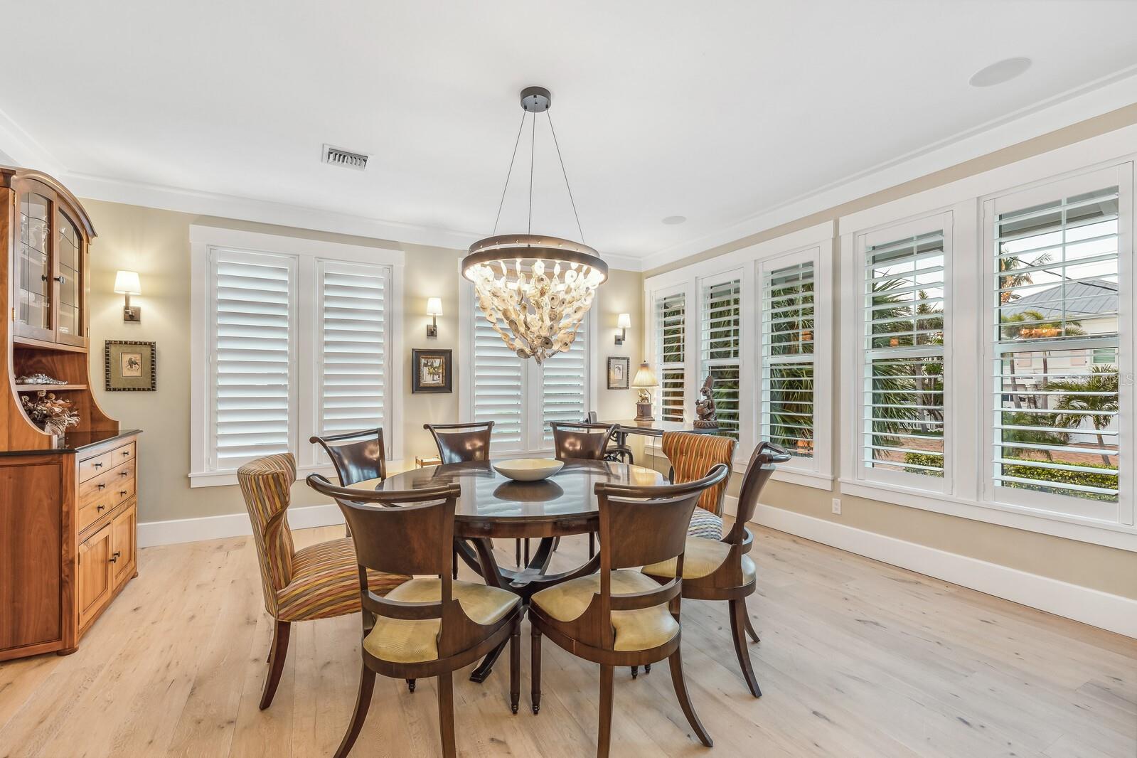 D6143872 Property Photo