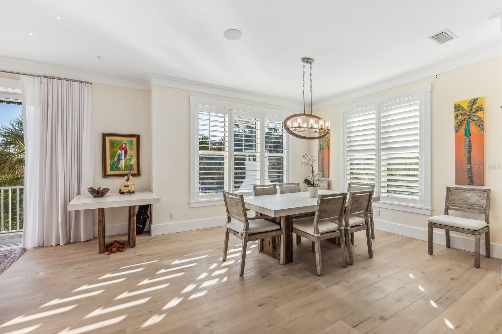 D6143872 Property Photo