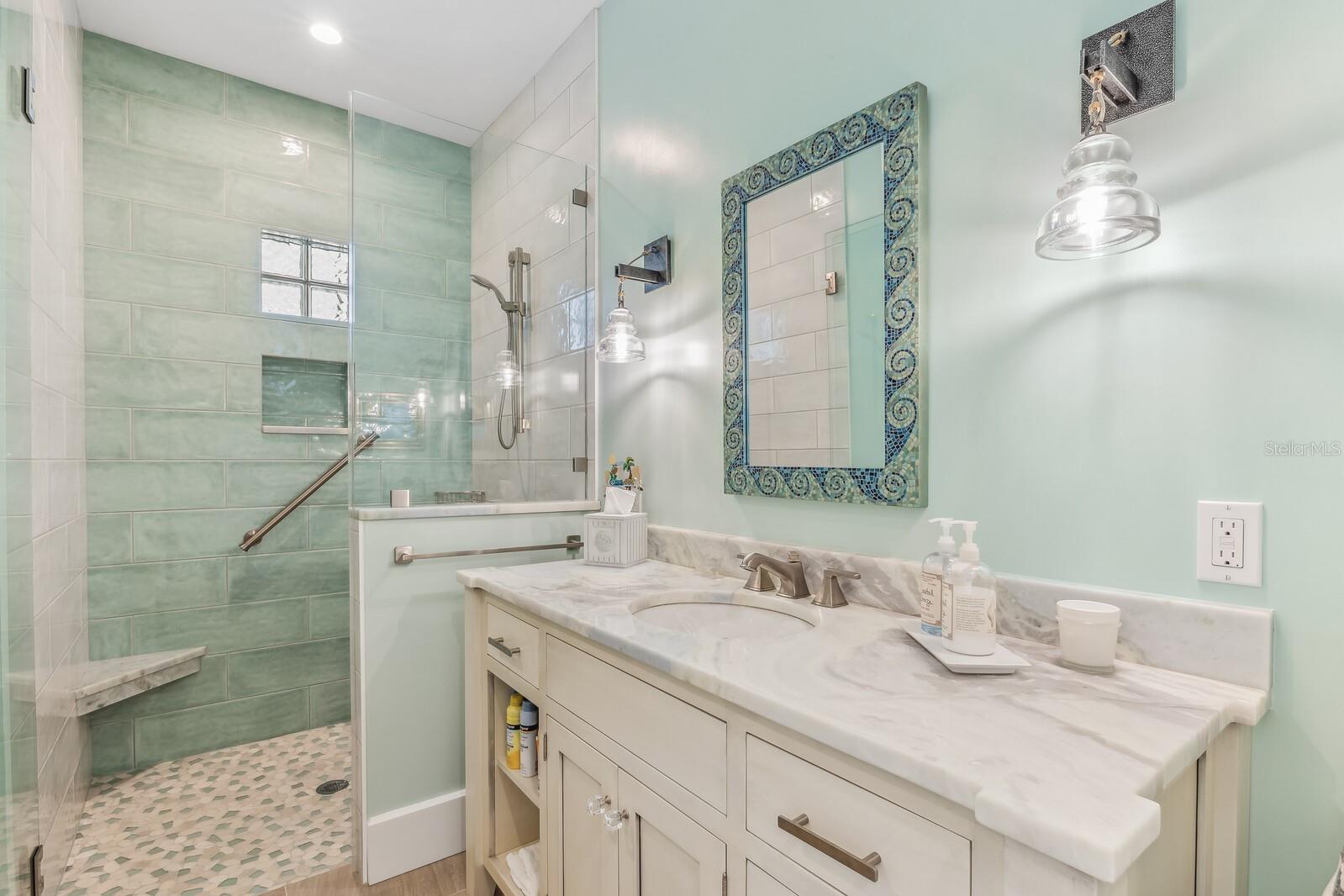 D6143872 Property Photo