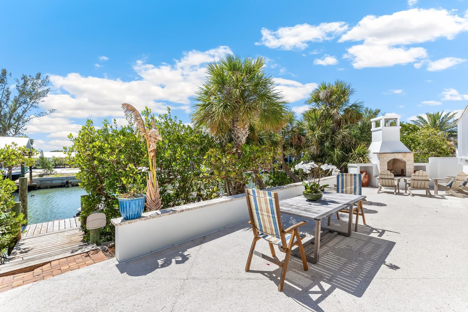 D6143872 Property Photo