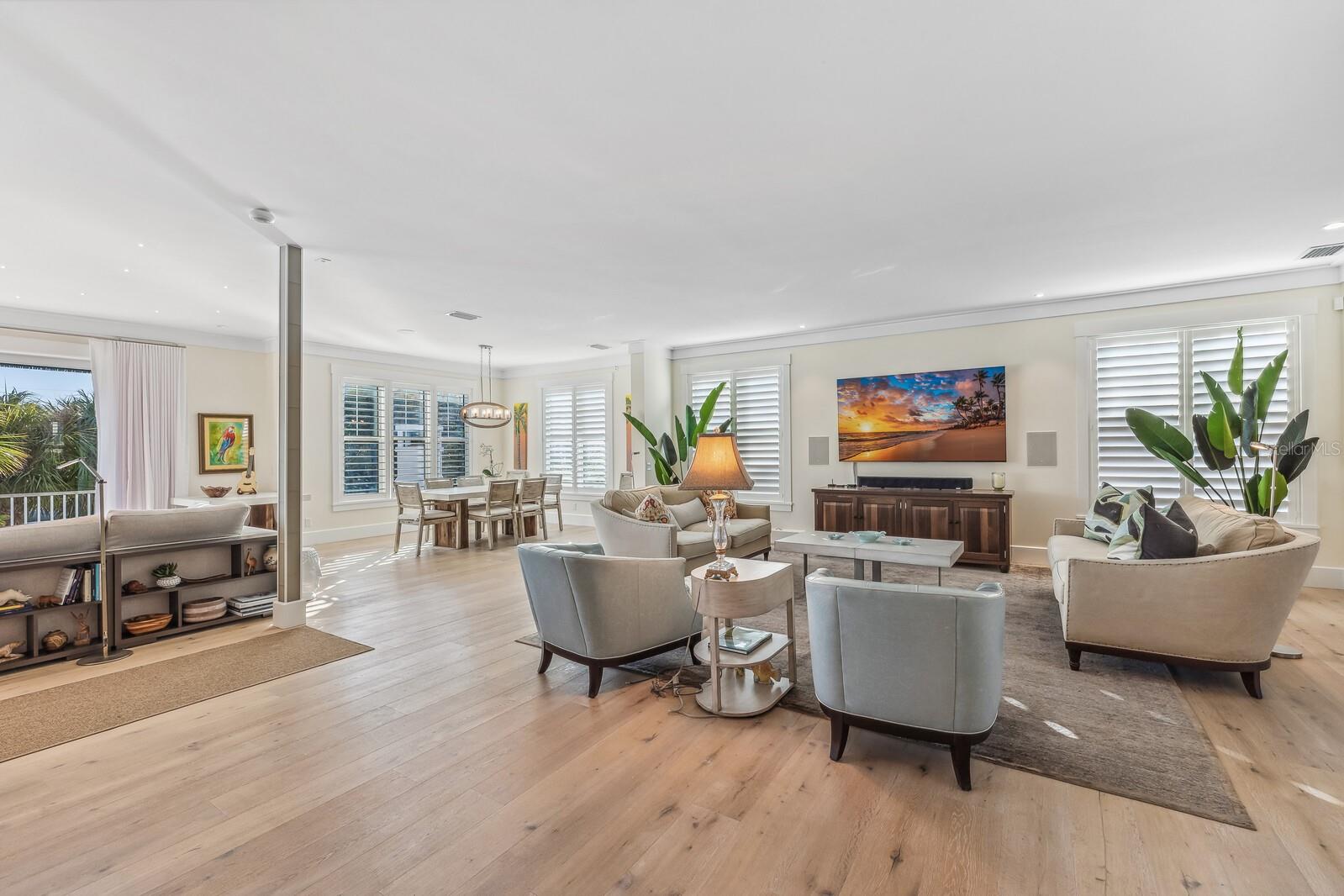 D6143872 Property Photo