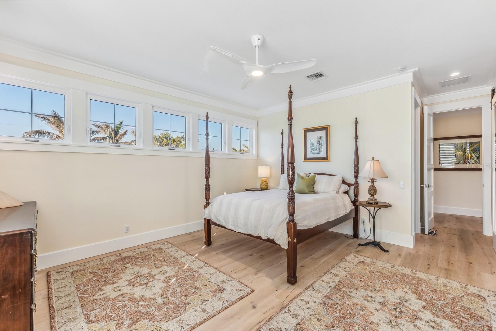 D6143872 Property Photo