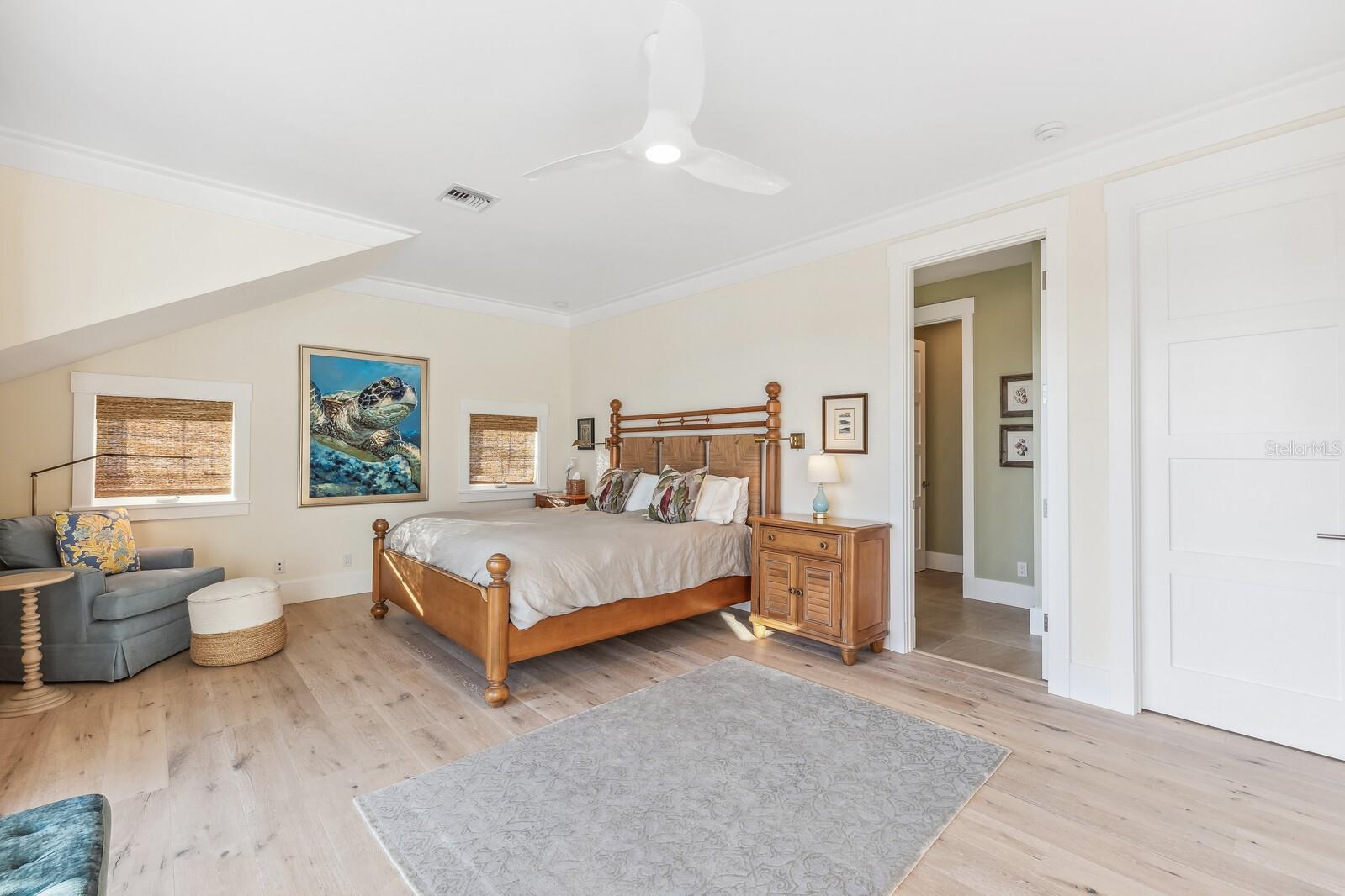 D6143872 Property Photo