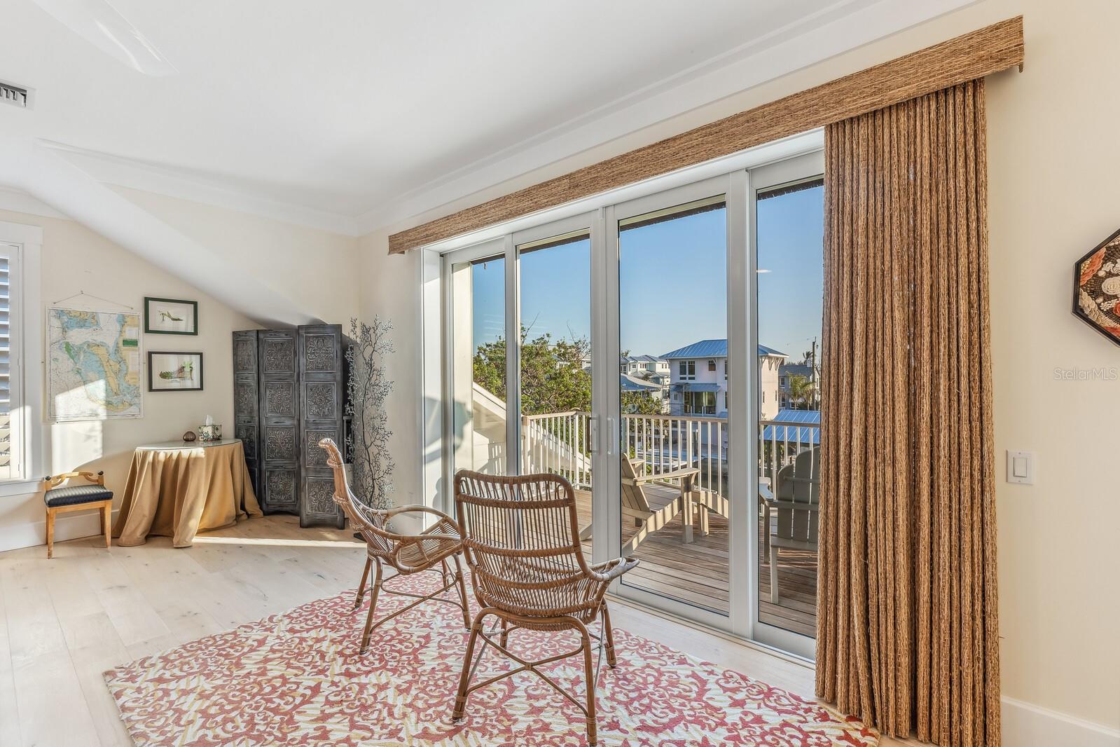 D6143872 Property Photo