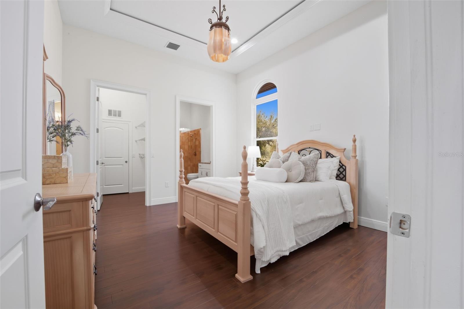 TB8429656 Property Photo