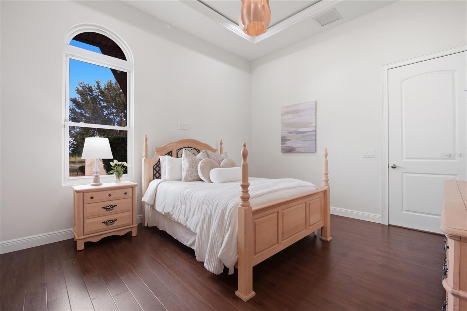 TB8429656 Property Photo