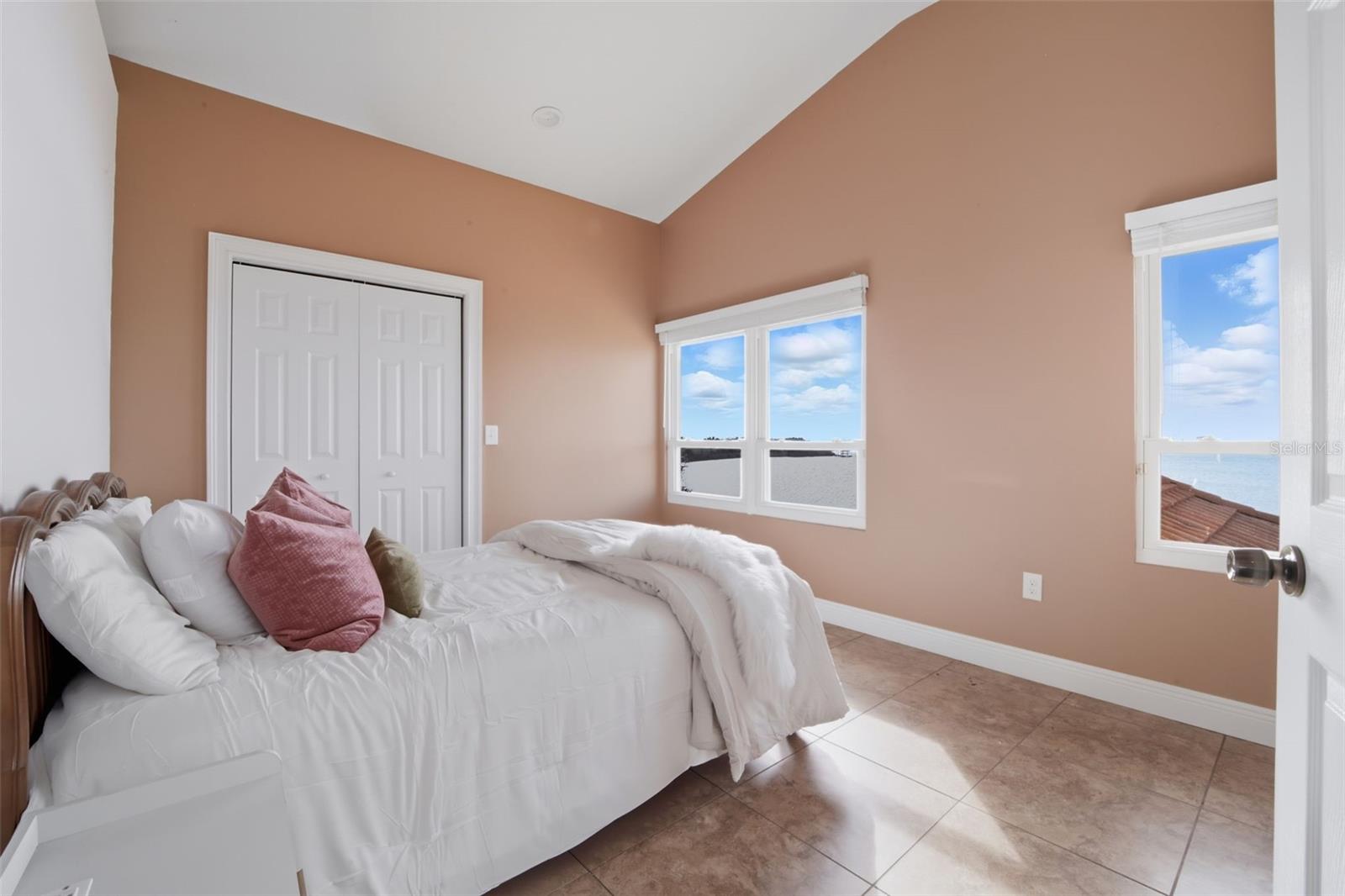 TB8429656 Property Photo