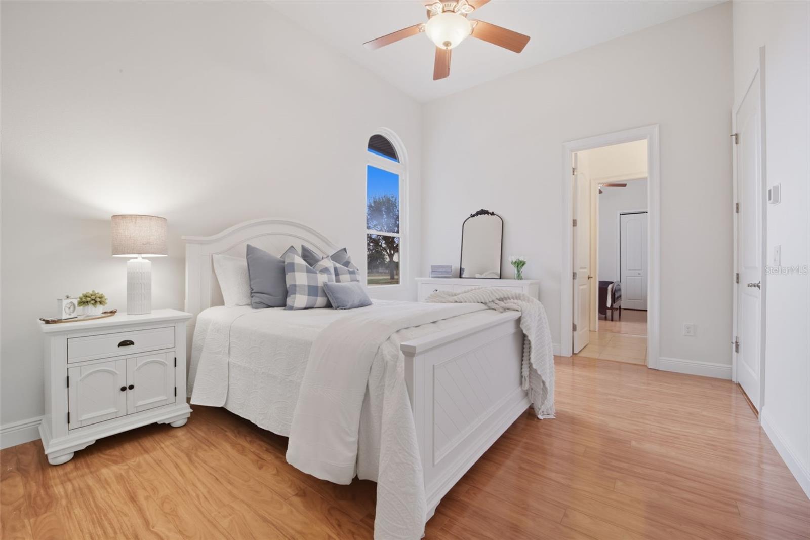 TB8429656 Property Photo