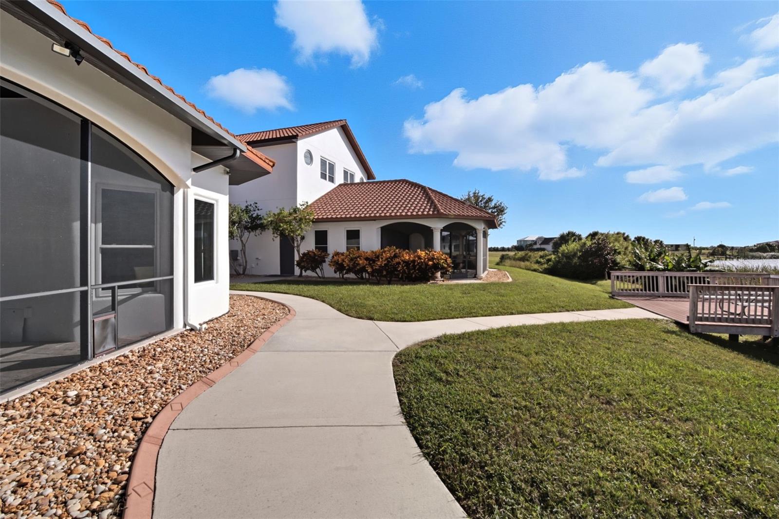 TB8429656 Property Photo