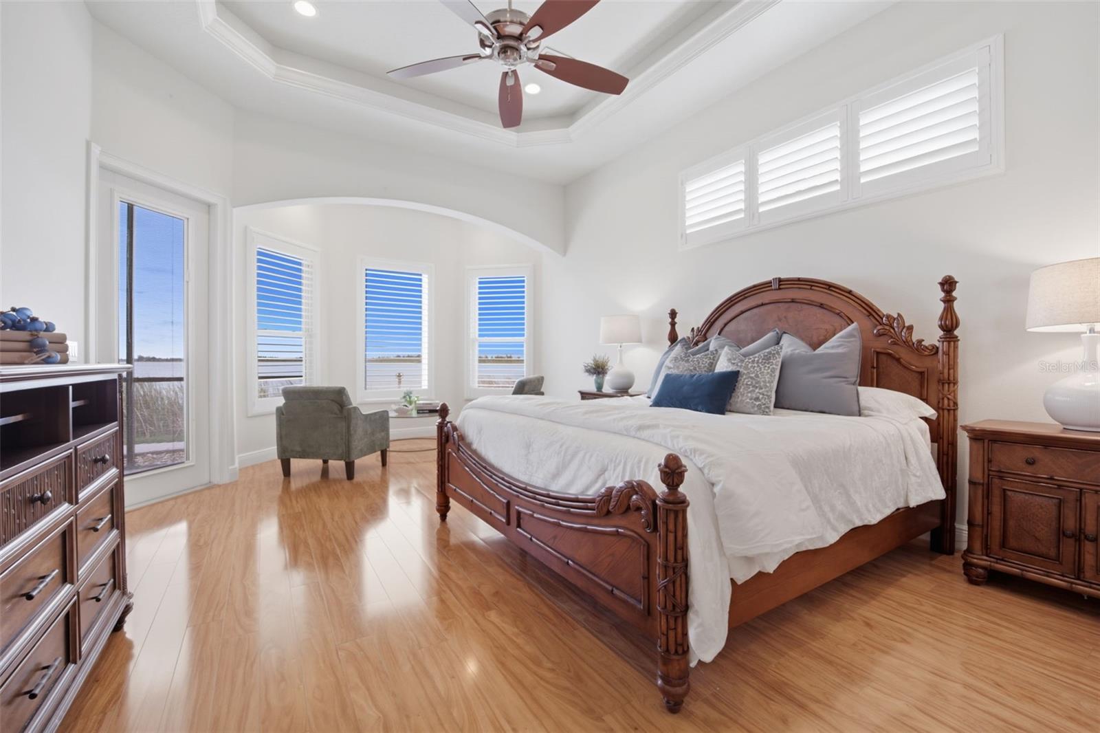 TB8429656 Property Photo