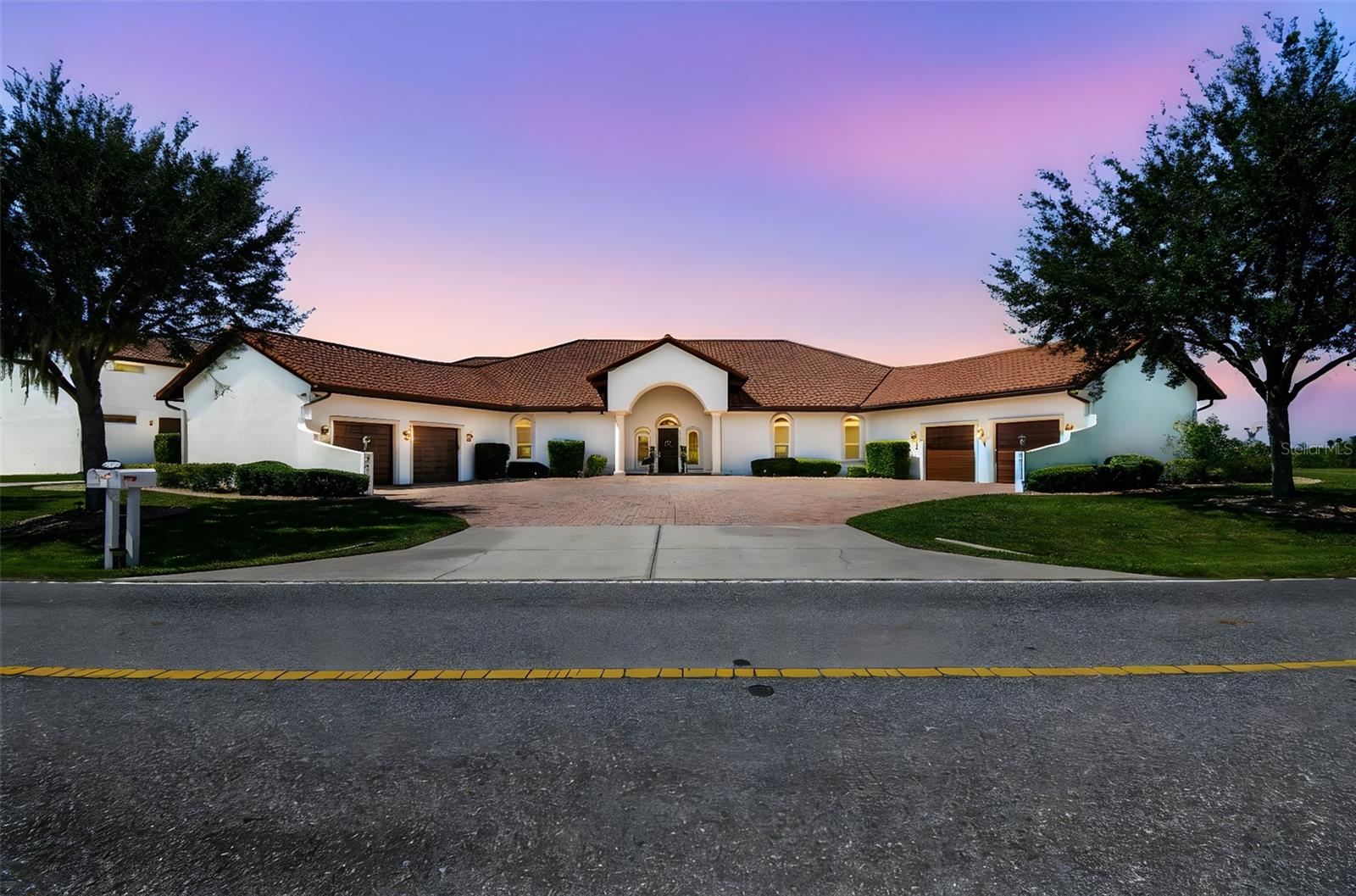 TB8429656 Property Photo